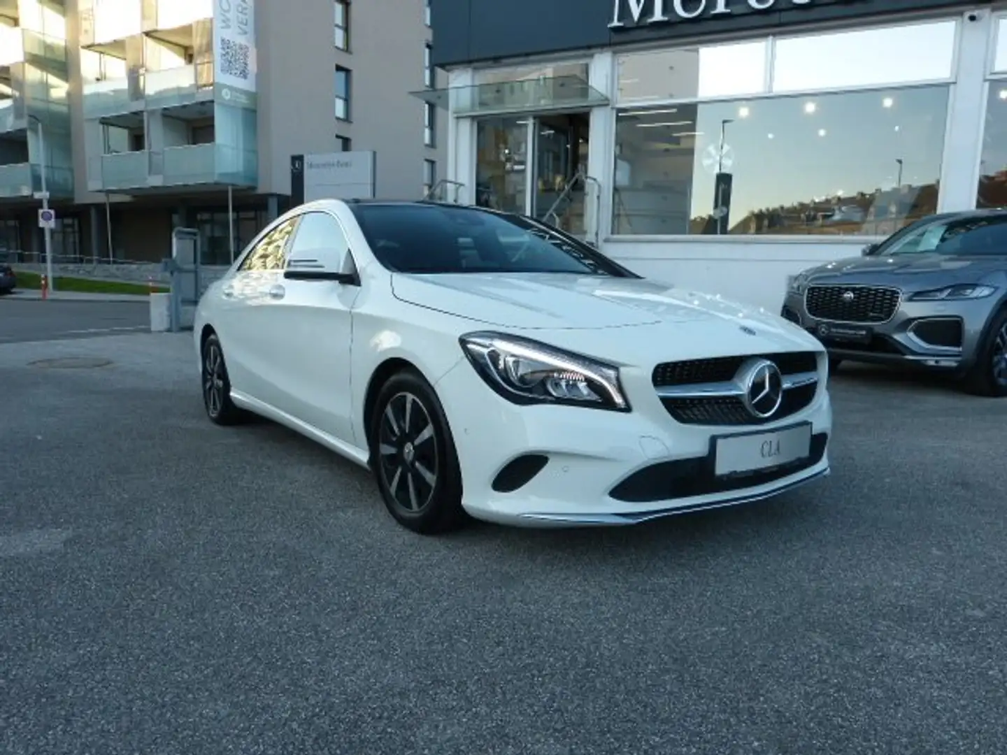 Mercedes-Benz CLA 180 CLA 180 (117.342) Weiß - 1
