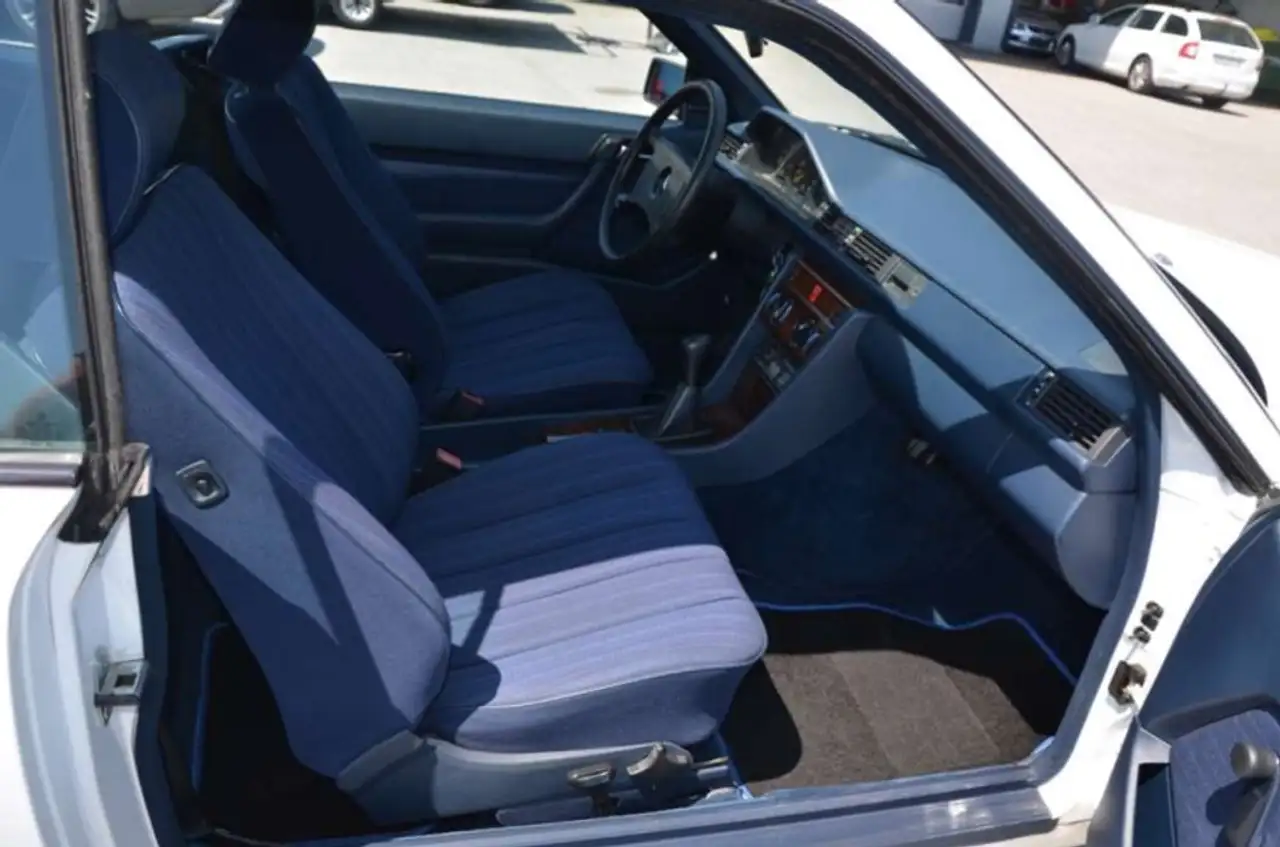Mercedes-Benz 230 CE Coupé Schiebedach, foto 9