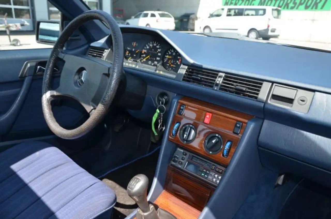 Mercedes-Benz 230 CE Coupé Schiebedach, foto 12