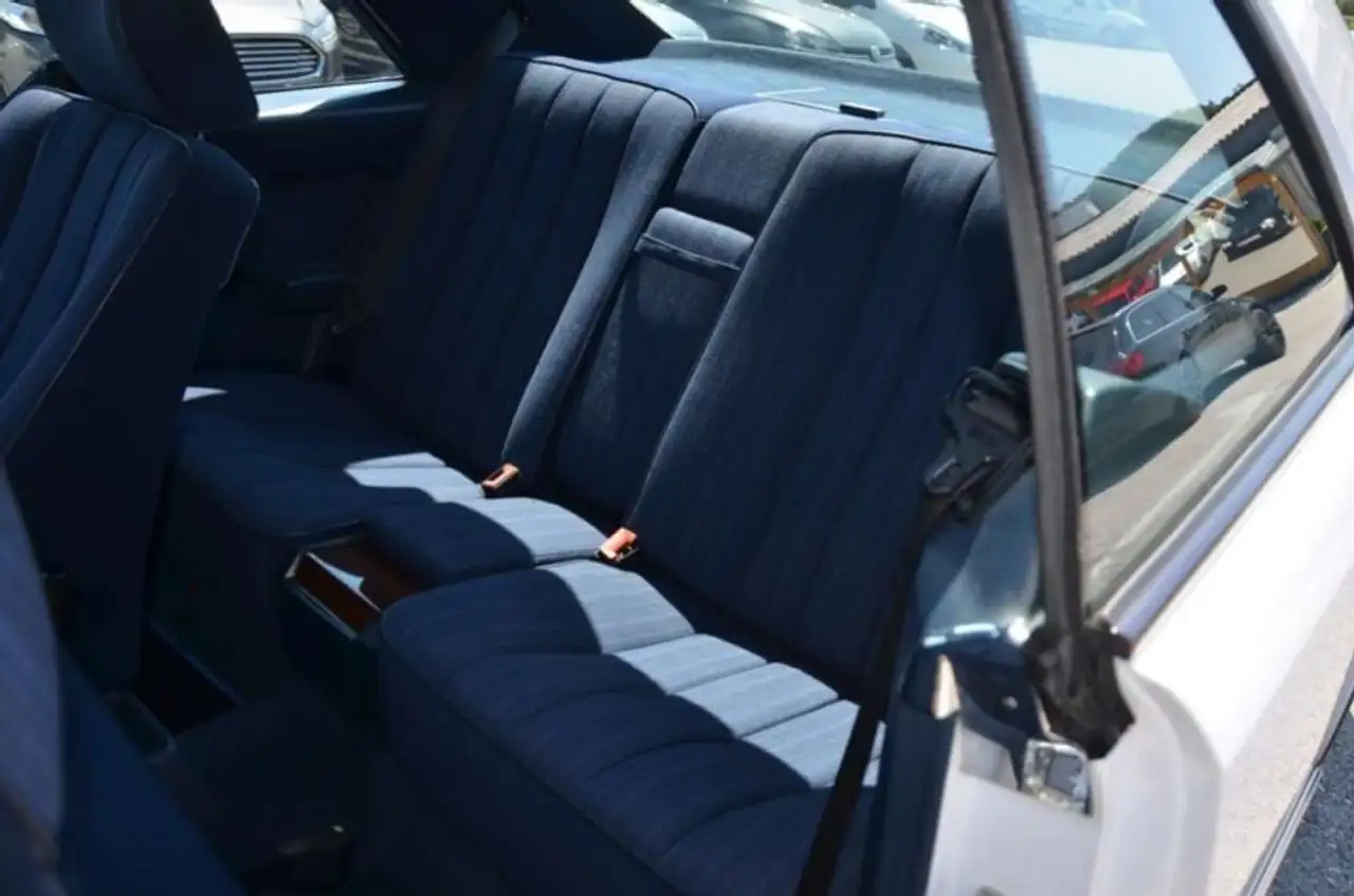 Mercedes-Benz 230 CE Coupé Schiebedach, foto 8