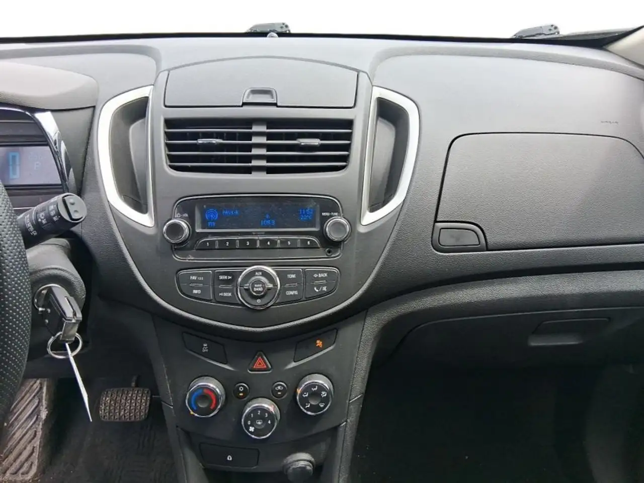 Chevrolet Trax photo Chevrolet Trax