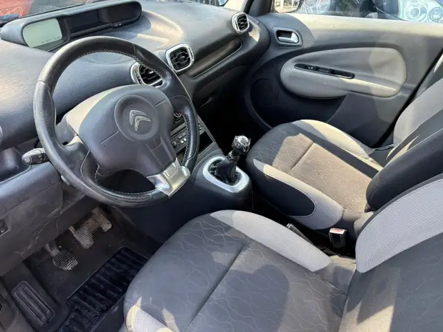 Citroen C3 Picasso view 8