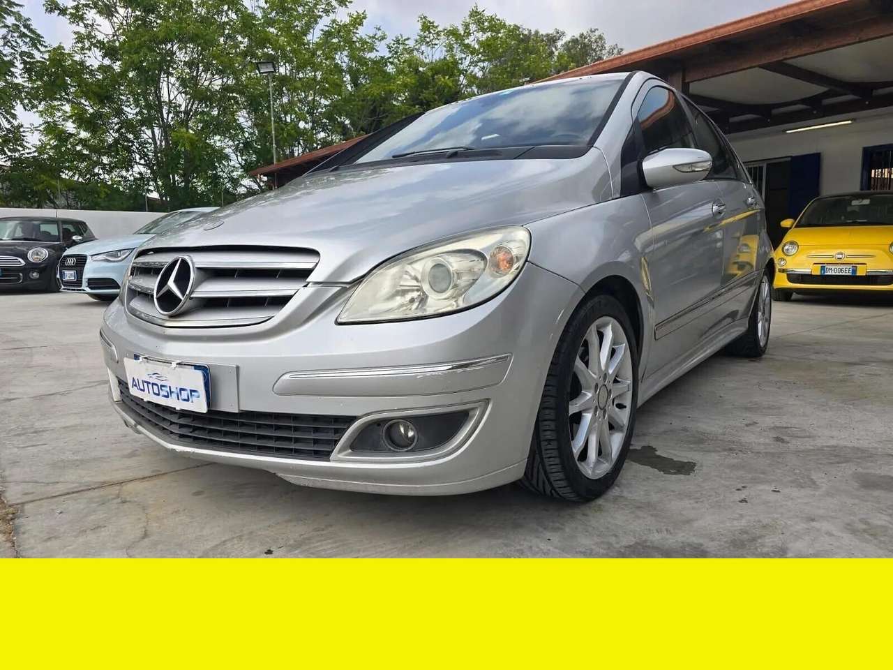 Mercedes-Benz B 180