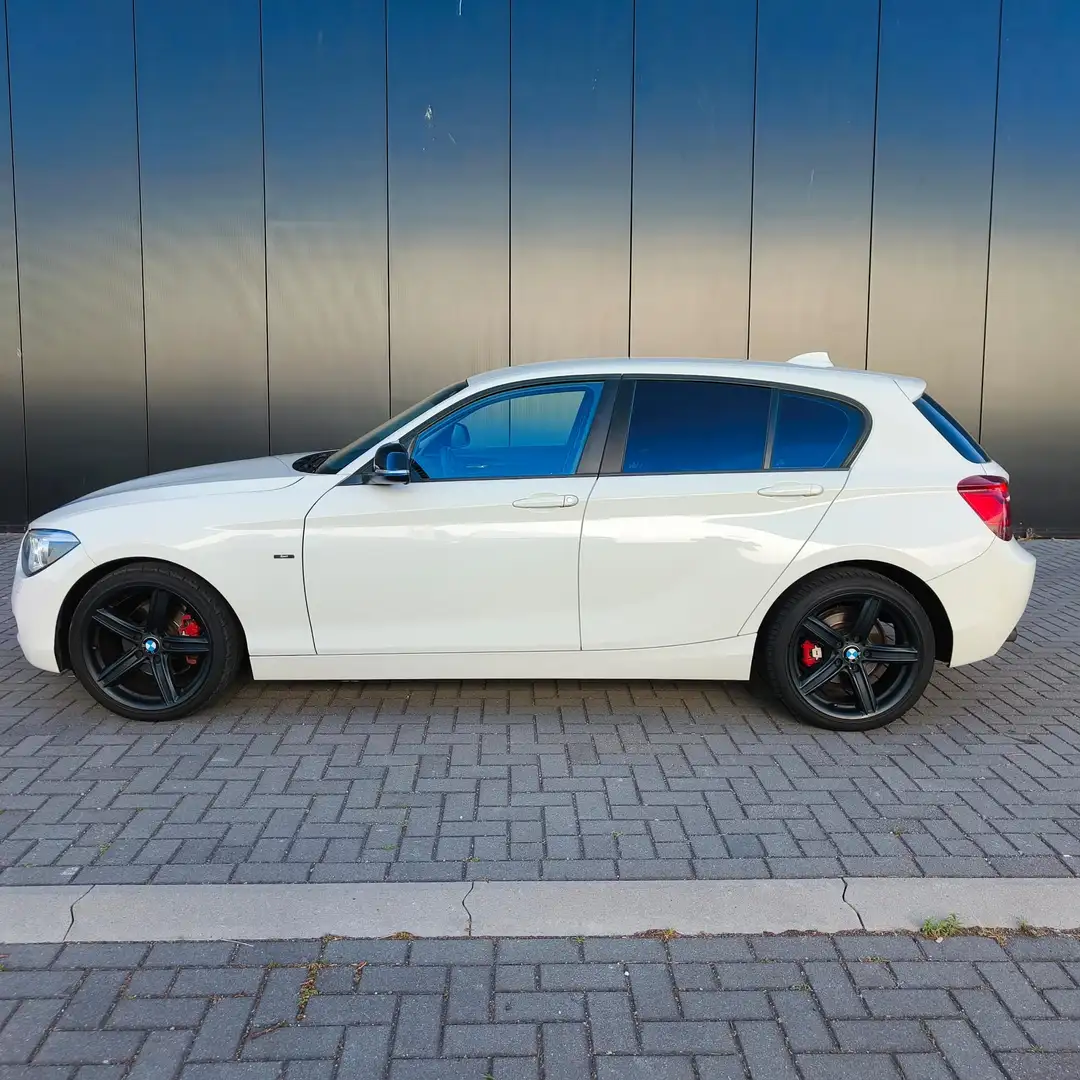 BMW 118 1-serie 118i Executive Edition Sport Line Wit - 2