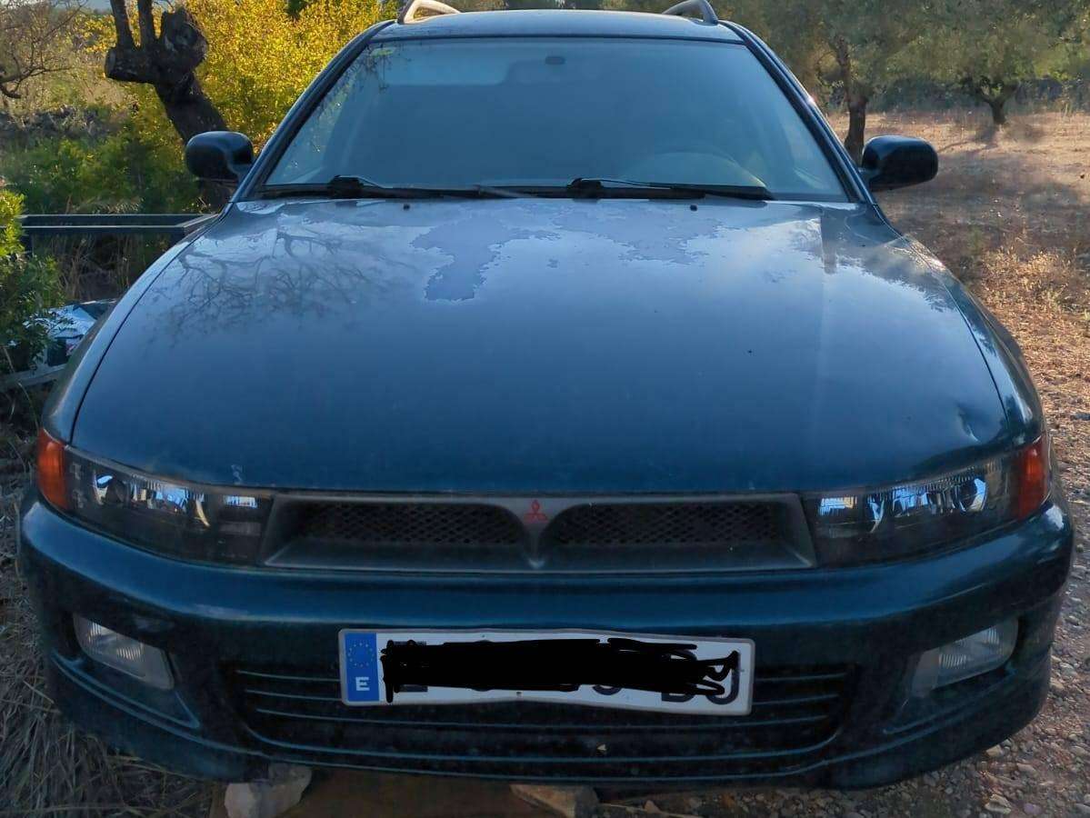 Mitsubishi Galant Galant Station Wagon 2.5 - foto 1
