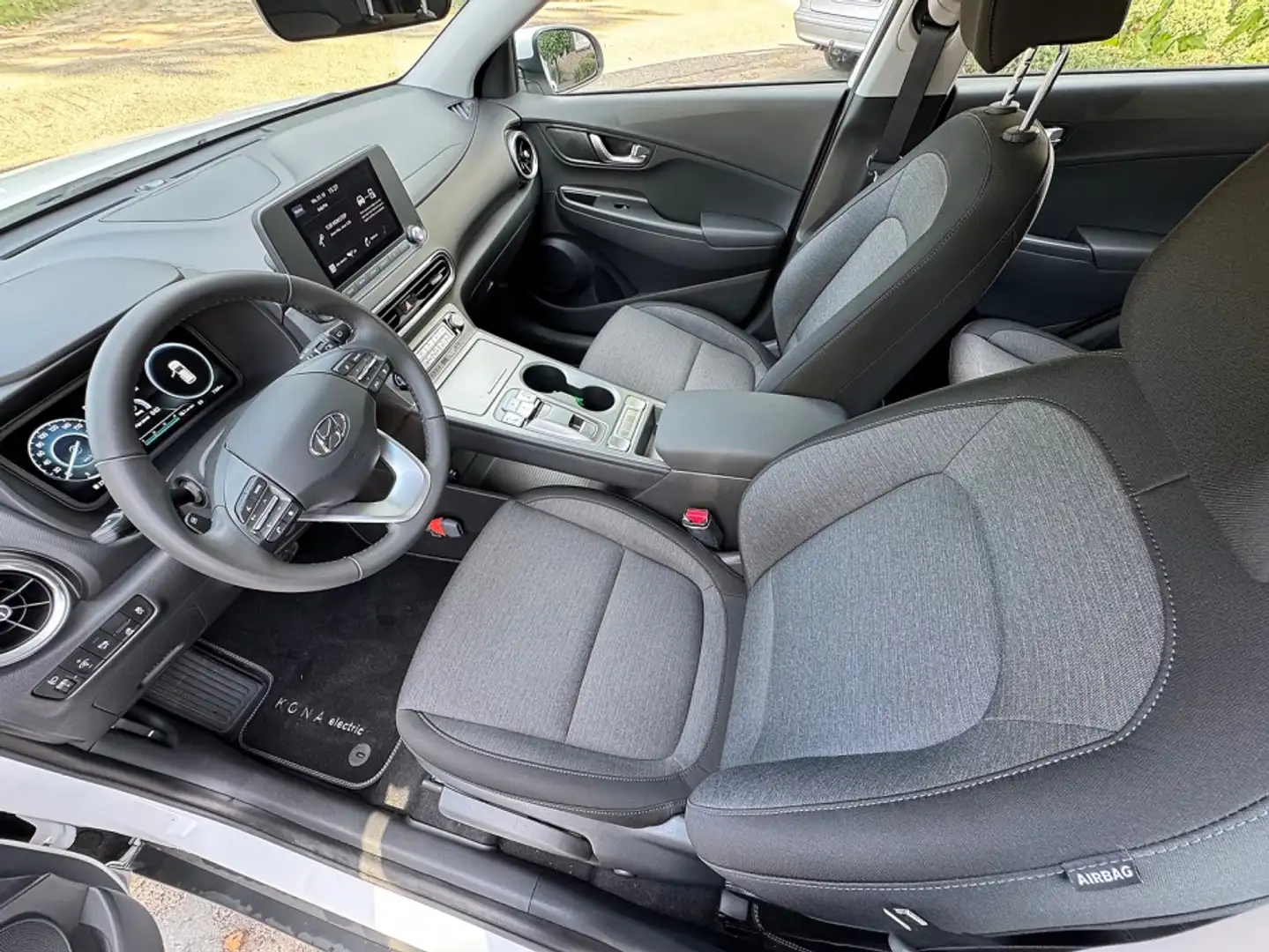 Hyundai KONA EV Comfort 39 kWh fase 3 ecc,lmv,navi,cruise,warmt Wit - 2
