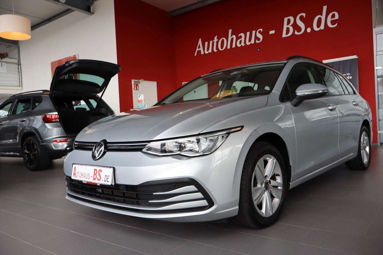 Volkswagen Golf 2024 — VIII Var. Life 2.0 TDI DSG,PDC,Navi,LED,1Hd