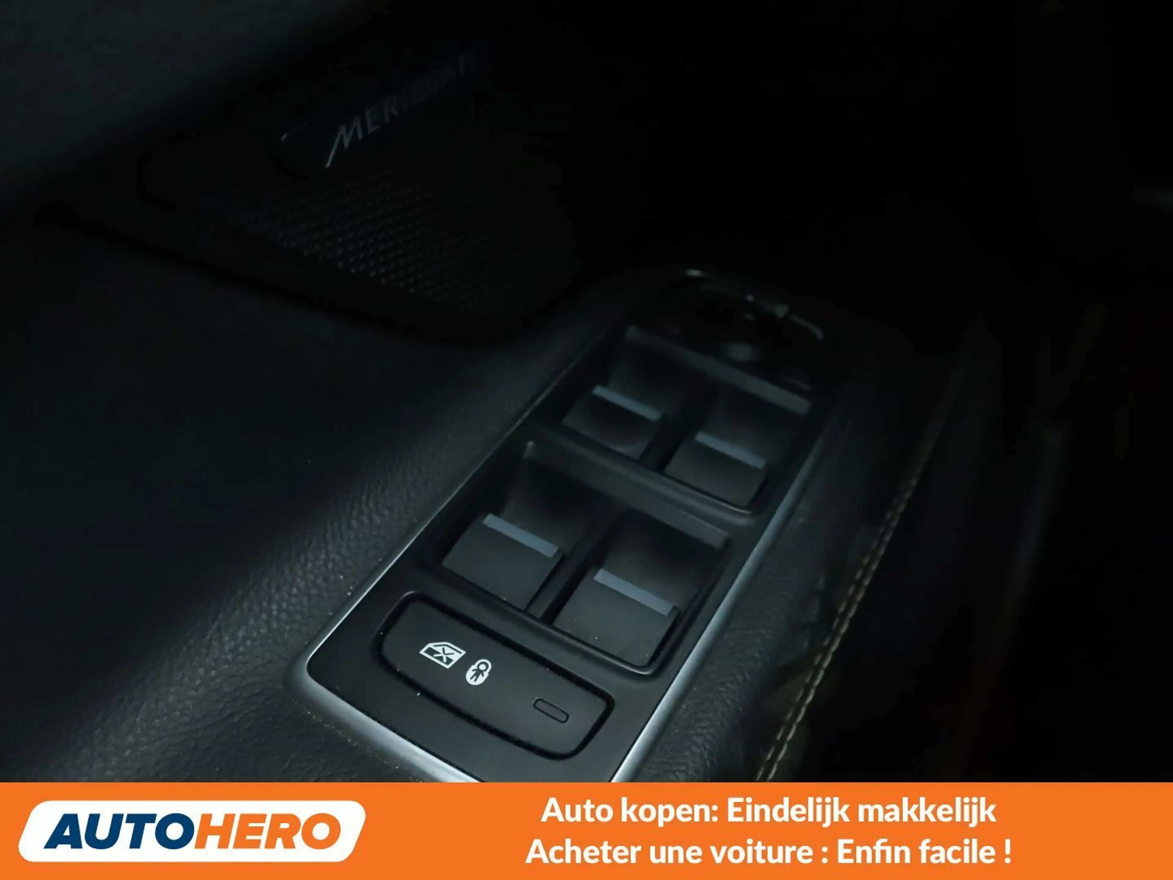 Jaguar XF 20d R-Sport — photo 15