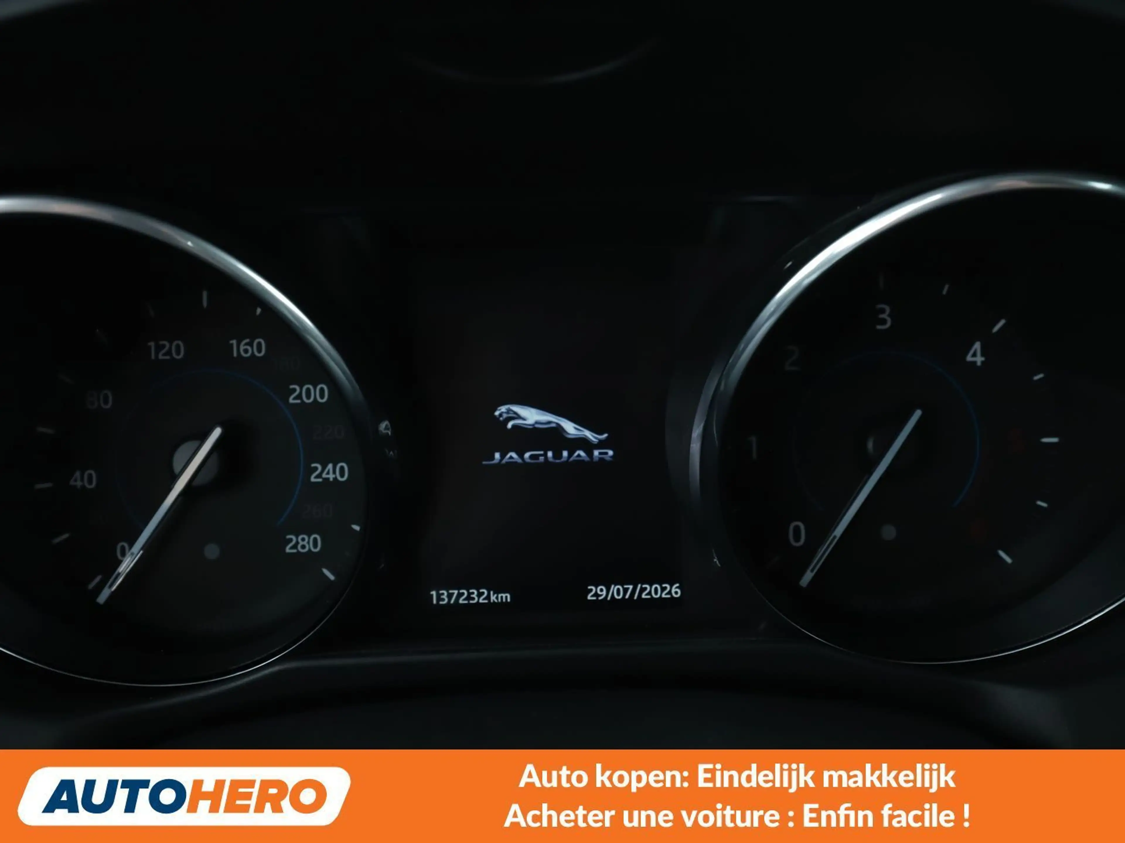 Jaguar XF 20d R-Sport — photo 6