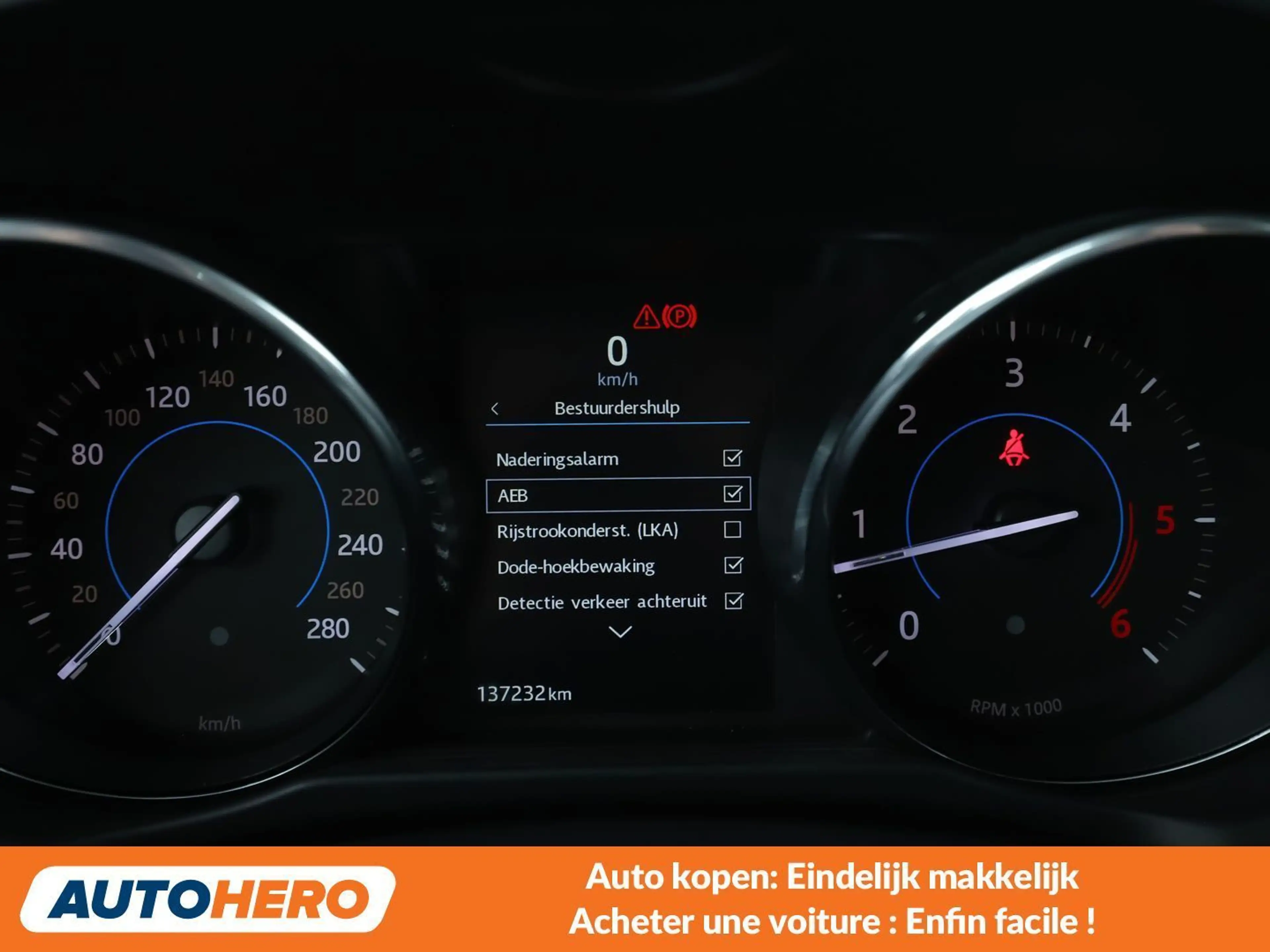 Jaguar XF 20d R-Sport — photo 10