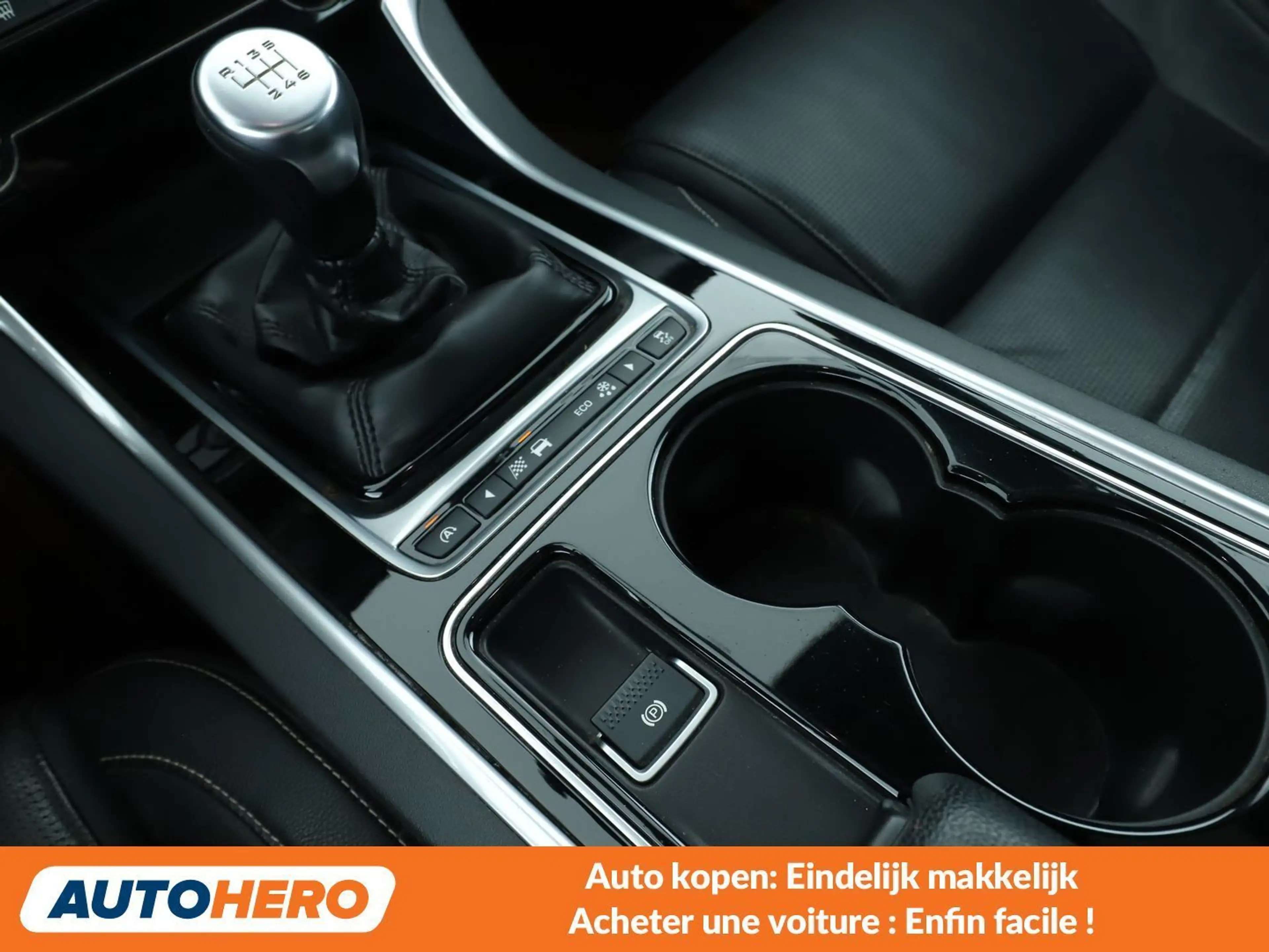 Jaguar XF 20d R-Sport — photo 14