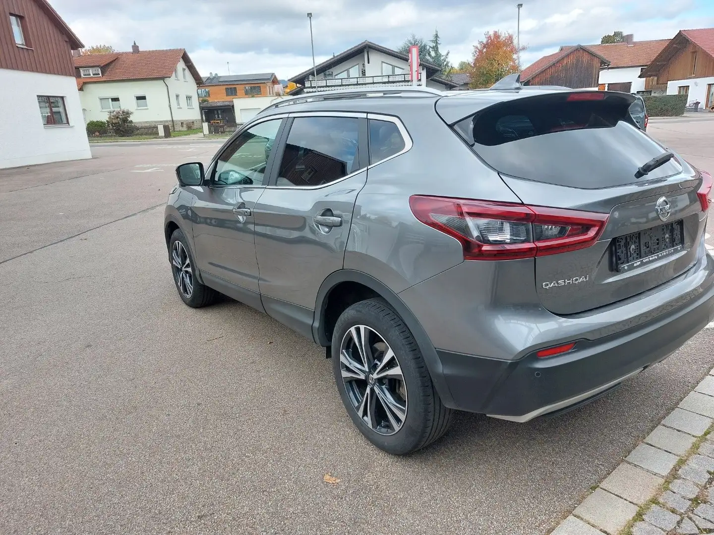 Nissan Qashqai 1,3 DIG-T N-Connecta, Winter; Navi Grau - 2
