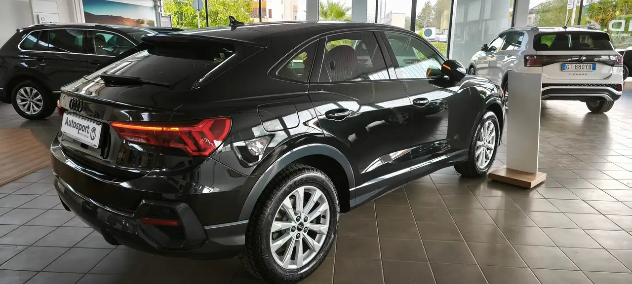 Audi Q3 Q3 Sportback 40 2.0 tdi Edition 4 200cv s-tronic 5