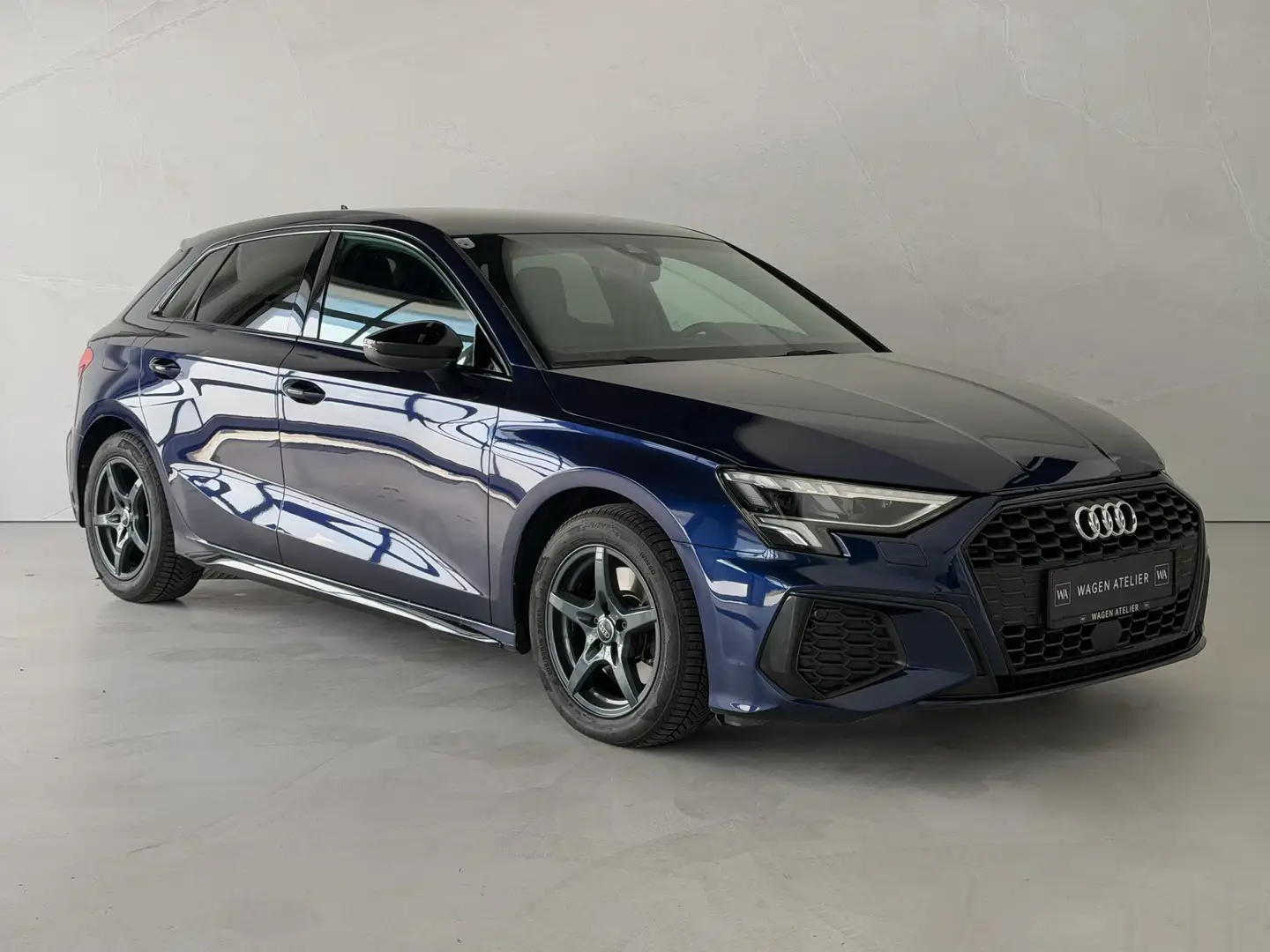 Audi A3 35 TFSI S-Line Blau - 1