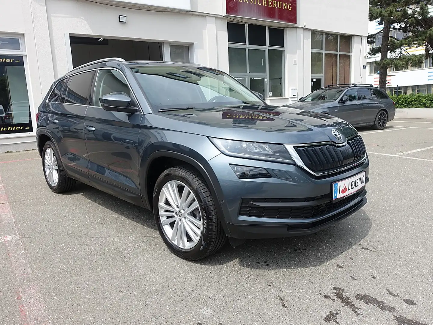 Skoda Kodiaq 2,0 TDI SCR 4x4 Style DSG Grau - 2