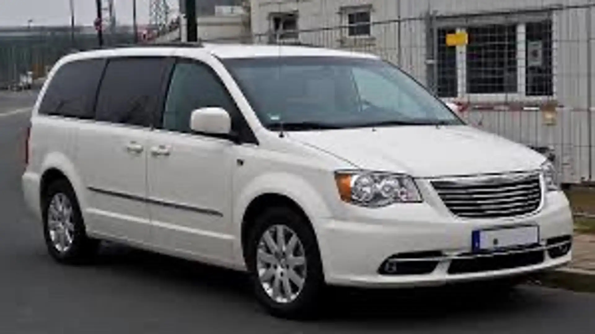 Chrysler Town & Country Weiß - 1