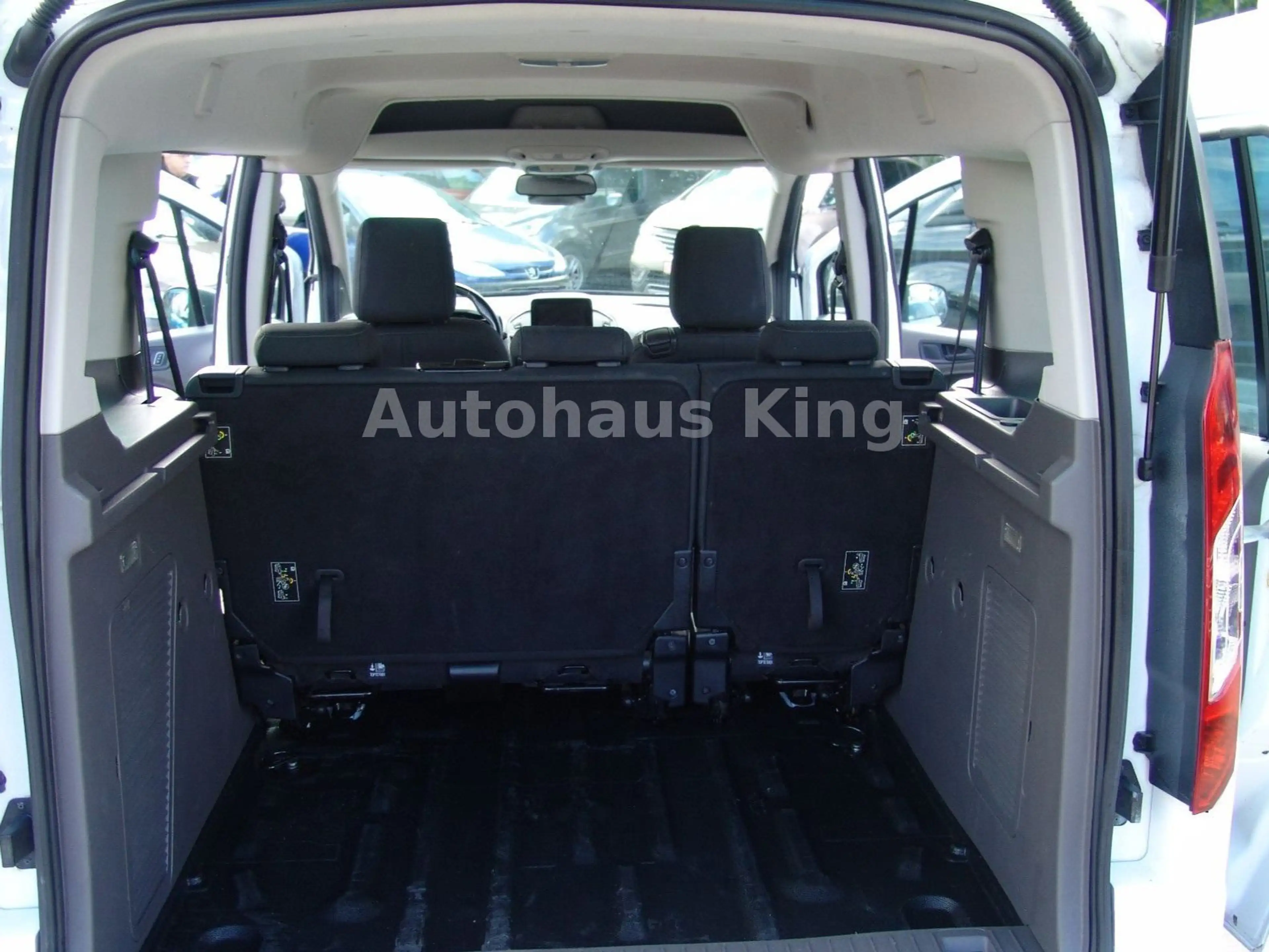 Ford Tourneo Connect Trend - NAVI/AUTOM/5Si — photo 15