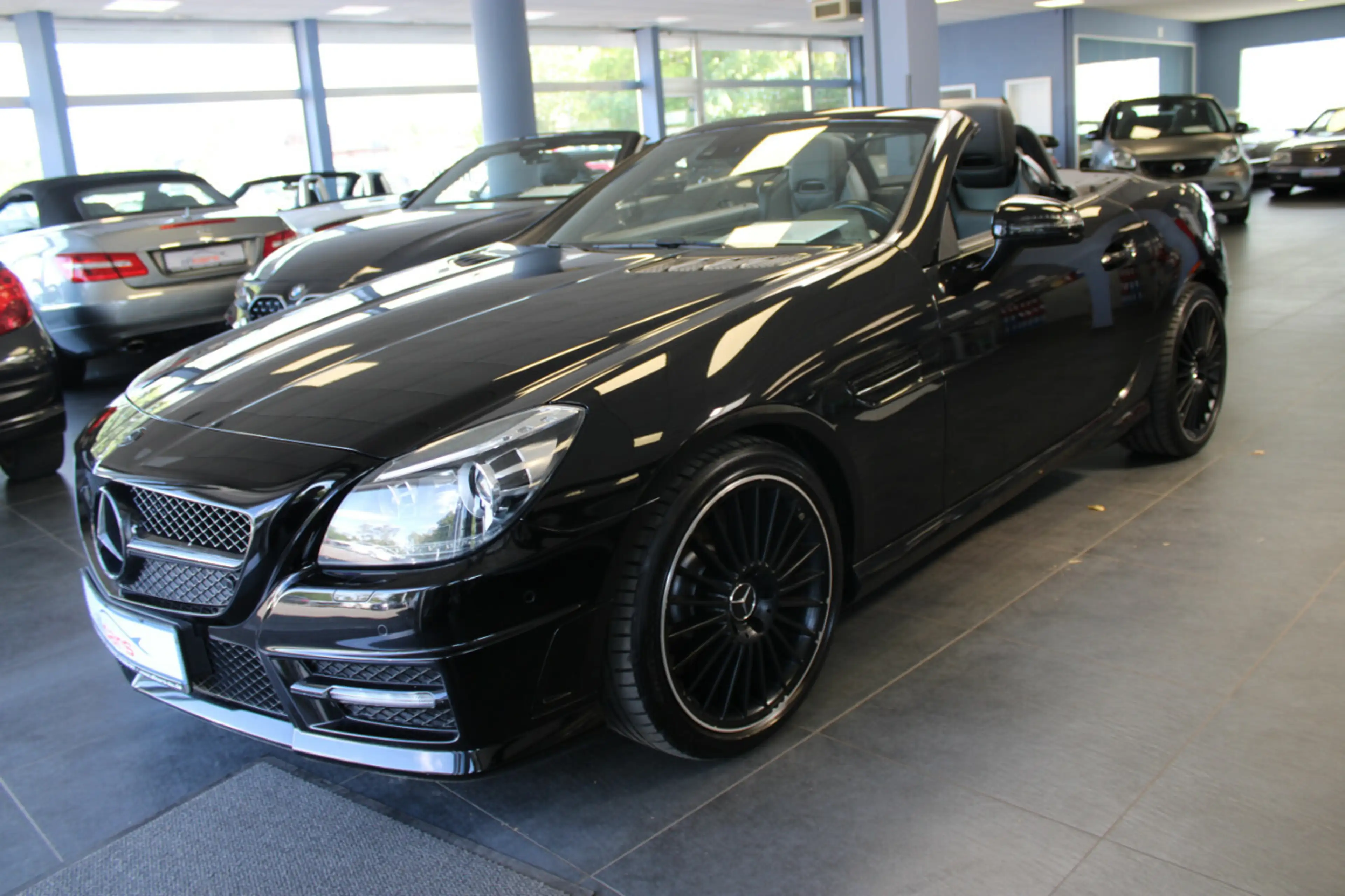 Mercedes-Benz SLK 200 CGI BlueEFFICIENCY - Panorama - — photo 3