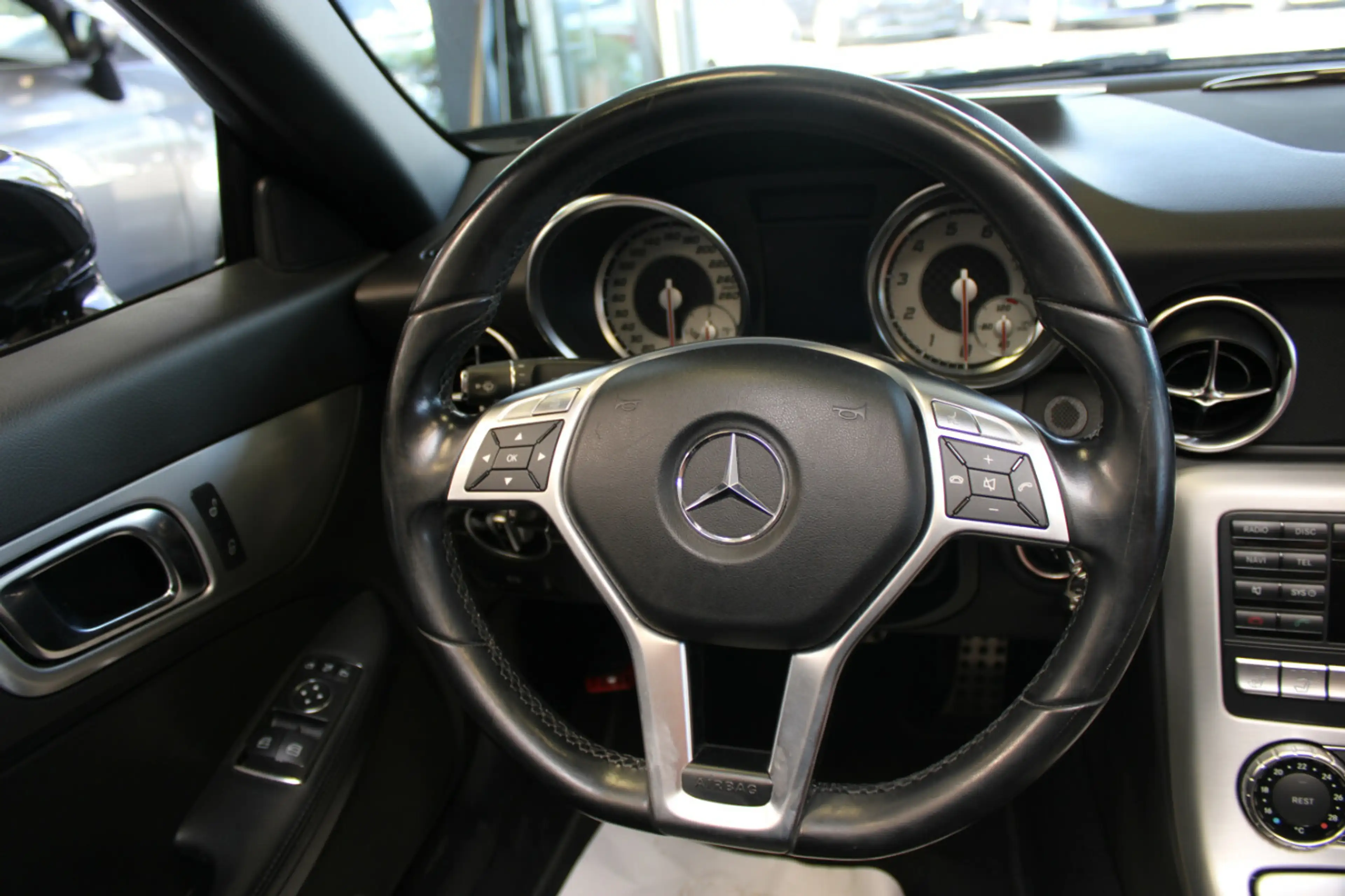Mercedes-Benz SLK 200 CGI BlueEFFICIENCY - Panorama - — photo 13