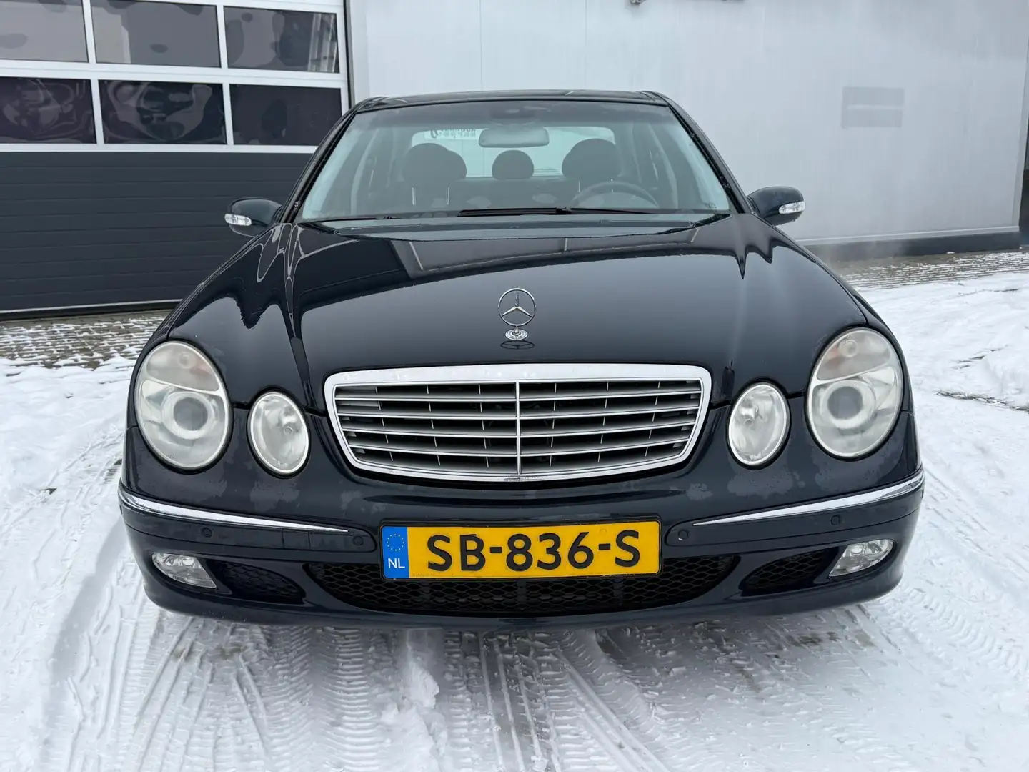 Mercedes-Benz E 500 Elegance Sedan V8 2002 Youngtimer Pano E500 Schwarz - 2
