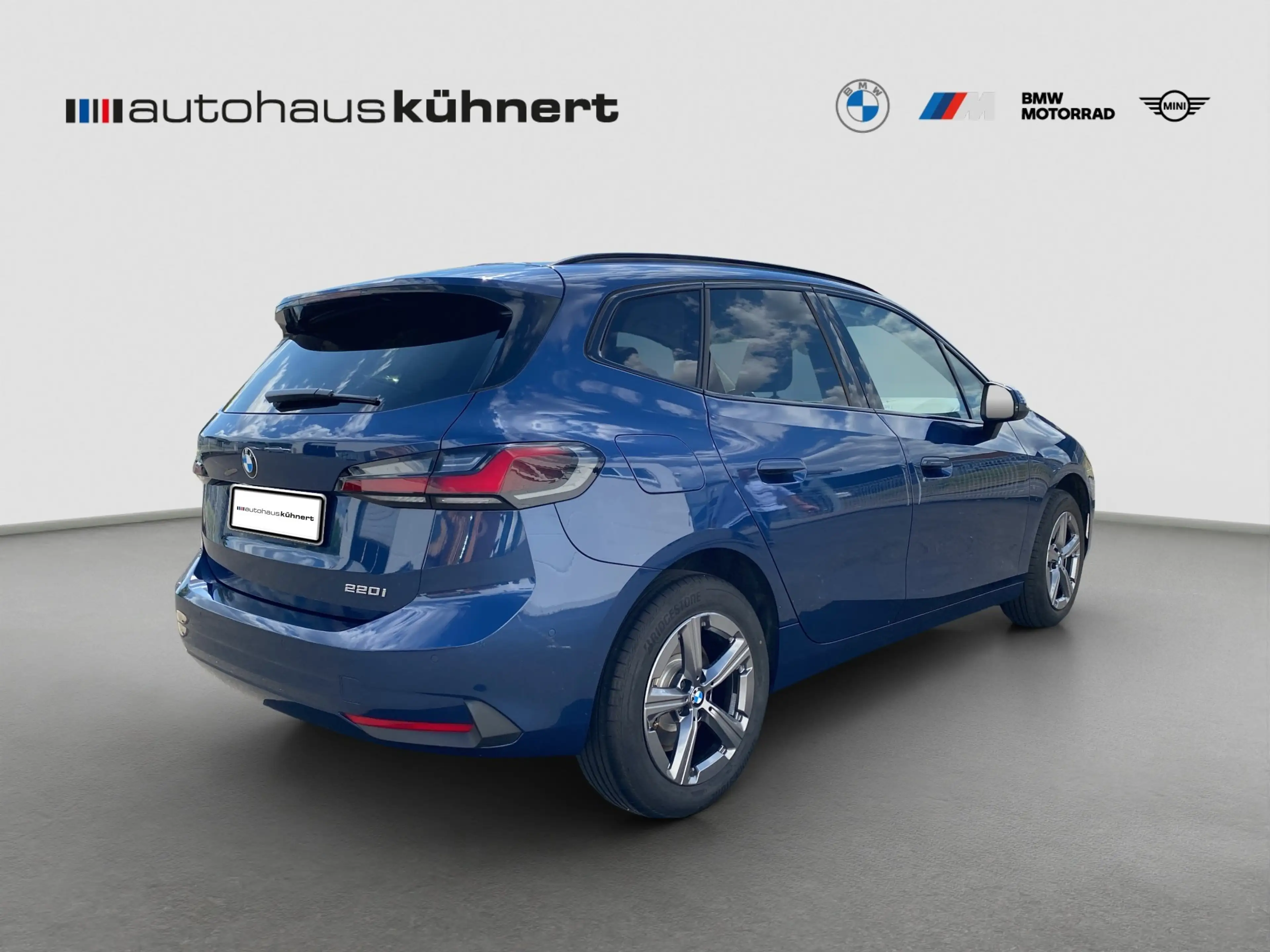 BMW 220 220i Active Tourer LED SpurAss AHK HiFi Navi RFK — photo 7