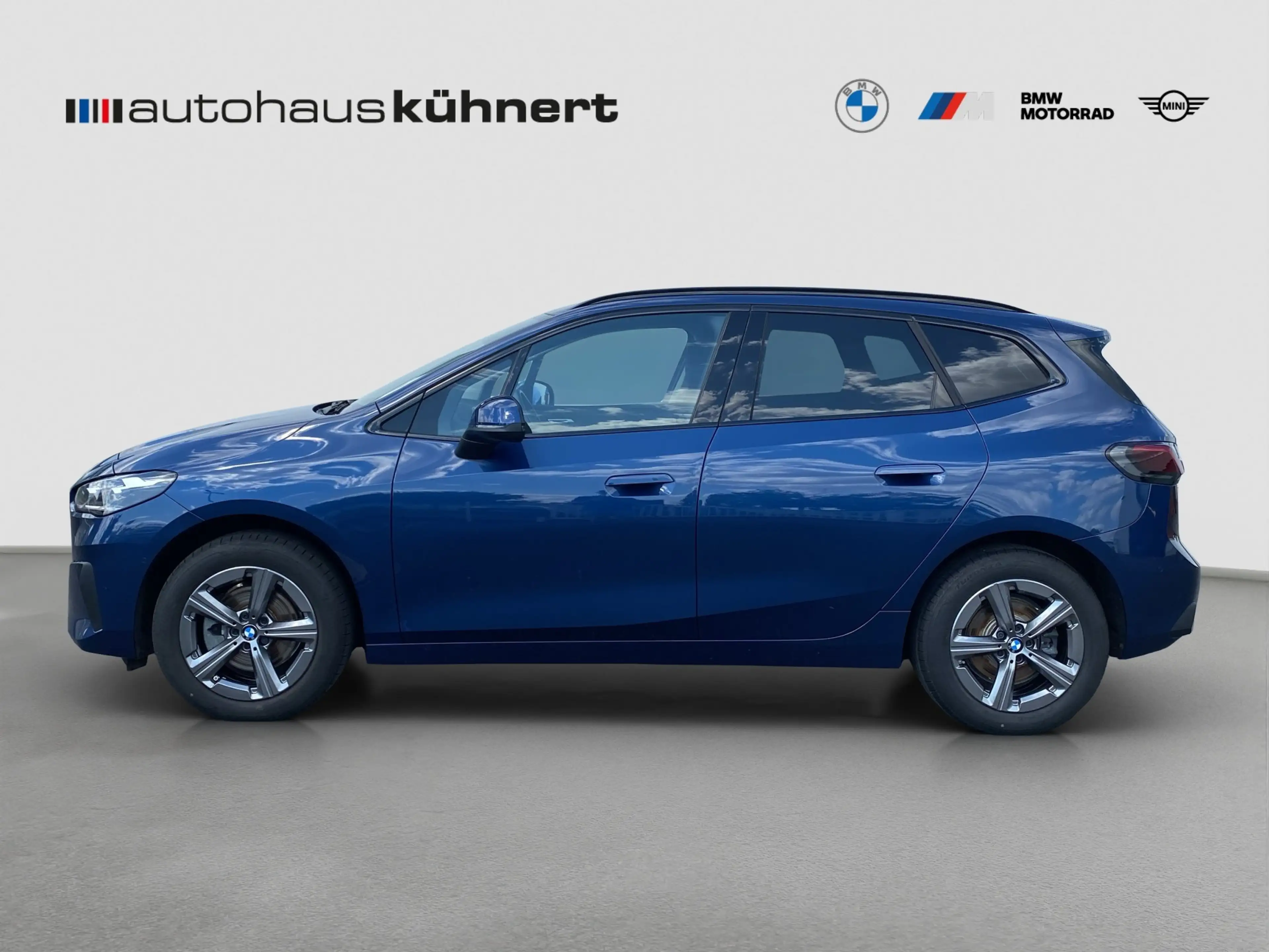 BMW 220 220i Active Tourer LED SpurAss AHK HiFi Navi RFK — photo 4