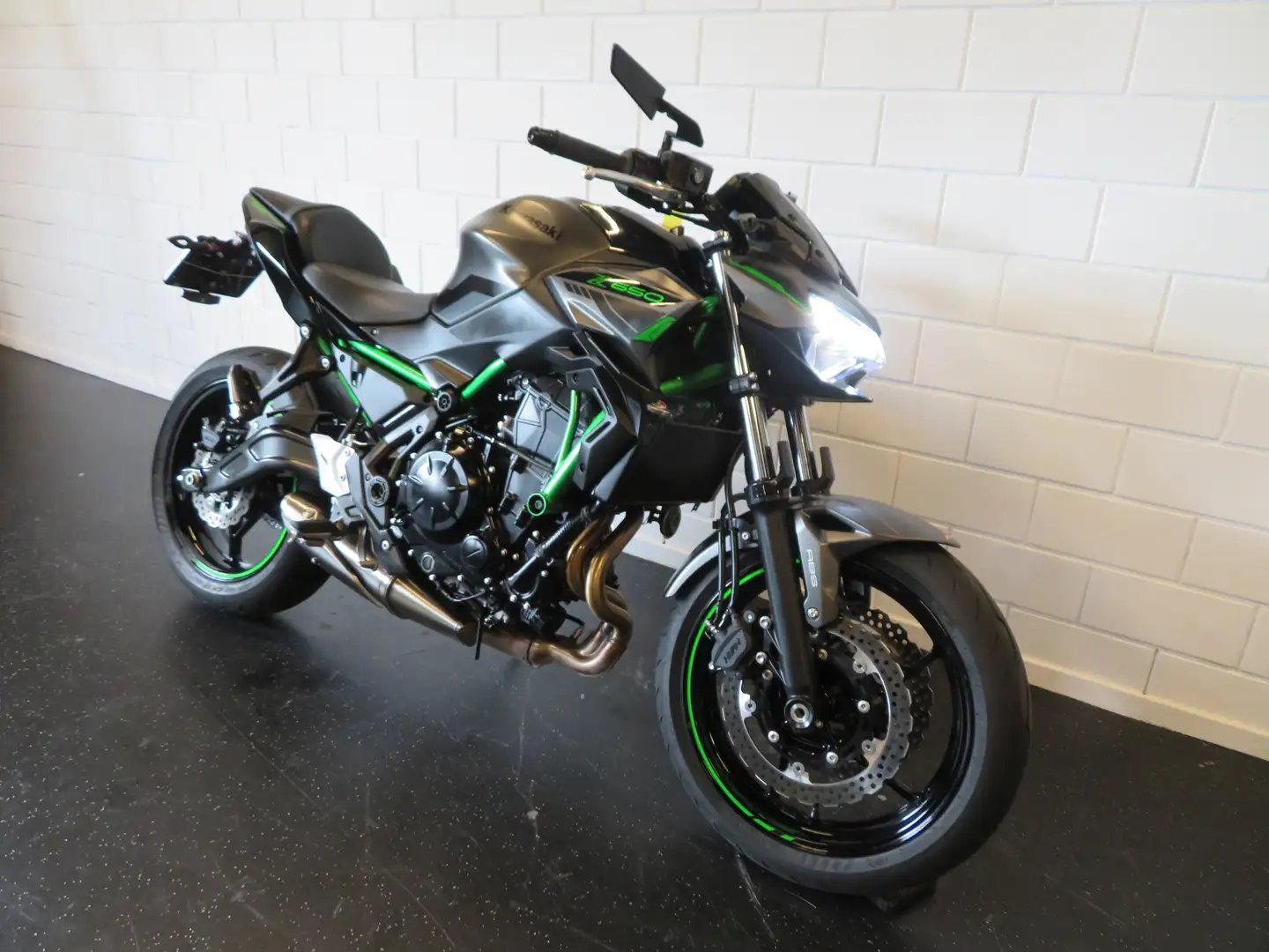 Kawasaki Z 650 Z650 ABS NIEUWSTAAT HISTORIE Groen - 2