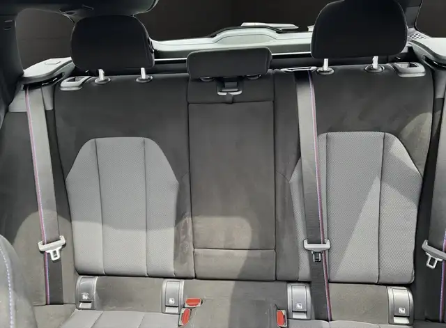 BMW 3 Series view 10