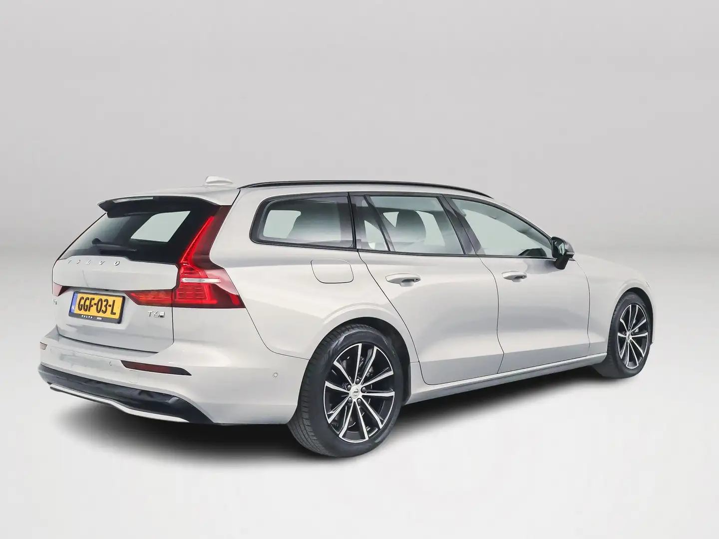 Volvo V60 T6 Recharge Aut. AWD Plus Dark | Panoramadak | 360 Grijs - 2