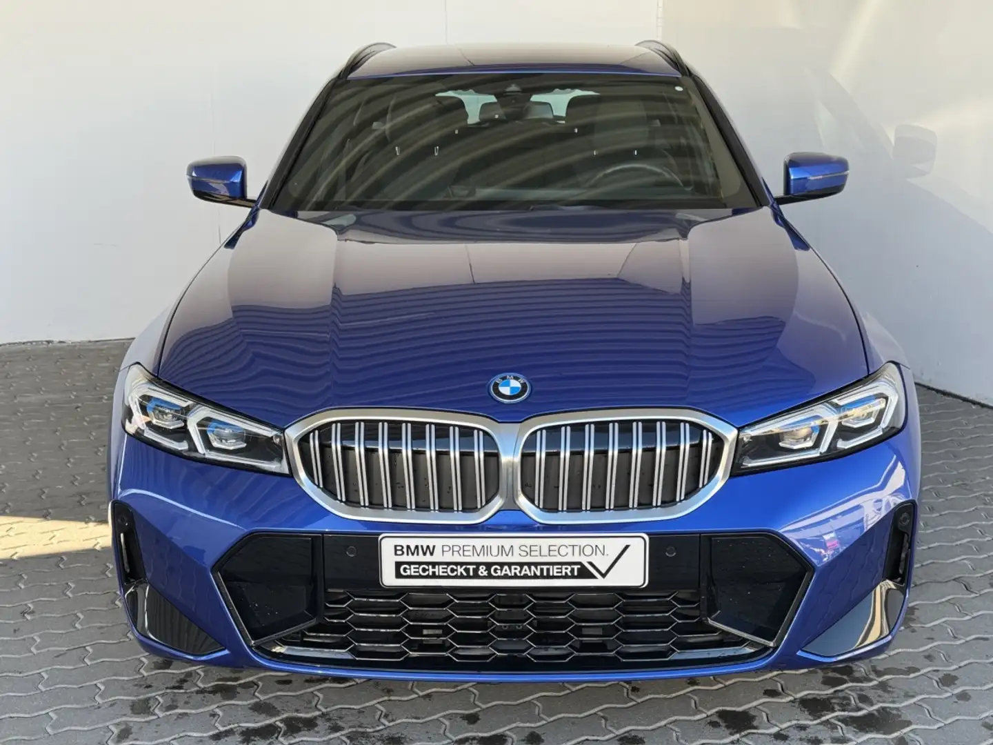 BMW 330 e Tour. M Sport LiveCock.LED.AHK.H/K.DriveAss Blau - 2
