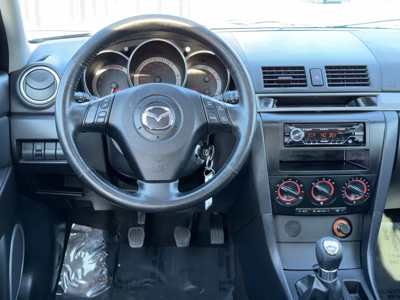 Mazda 3 снимка Mazda 3