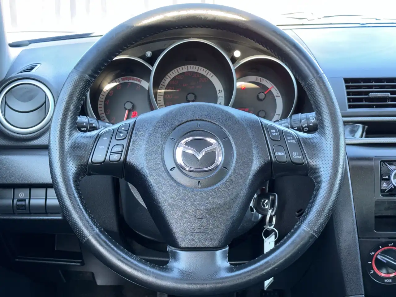 Mazda 3 снимка Mazda 3