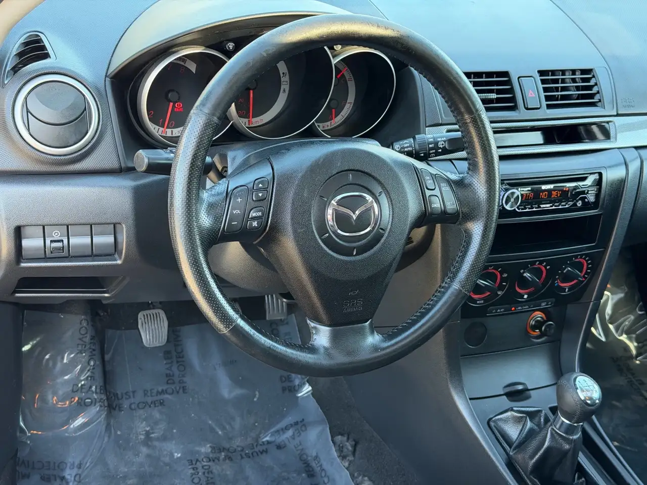 Mazda 3 снимка Mazda 3
