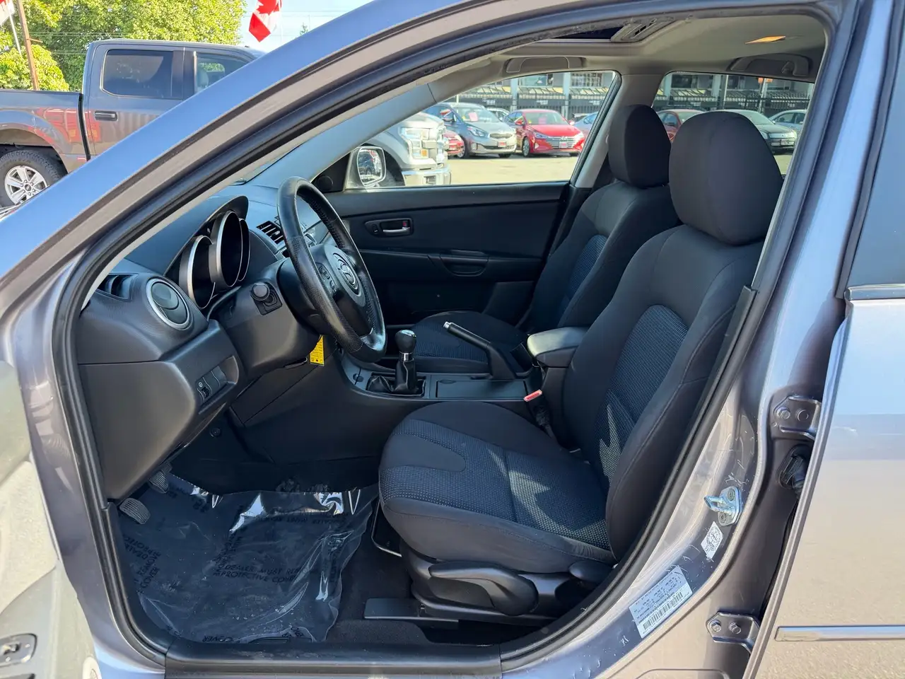 Mazda 3 снимка Mazda 3