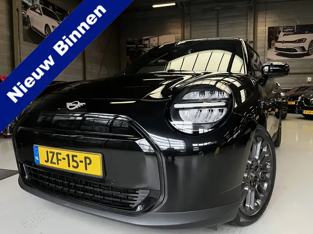 MINI Cooper E Mini Essential XS 40.7 kWh Camera, Head-up display