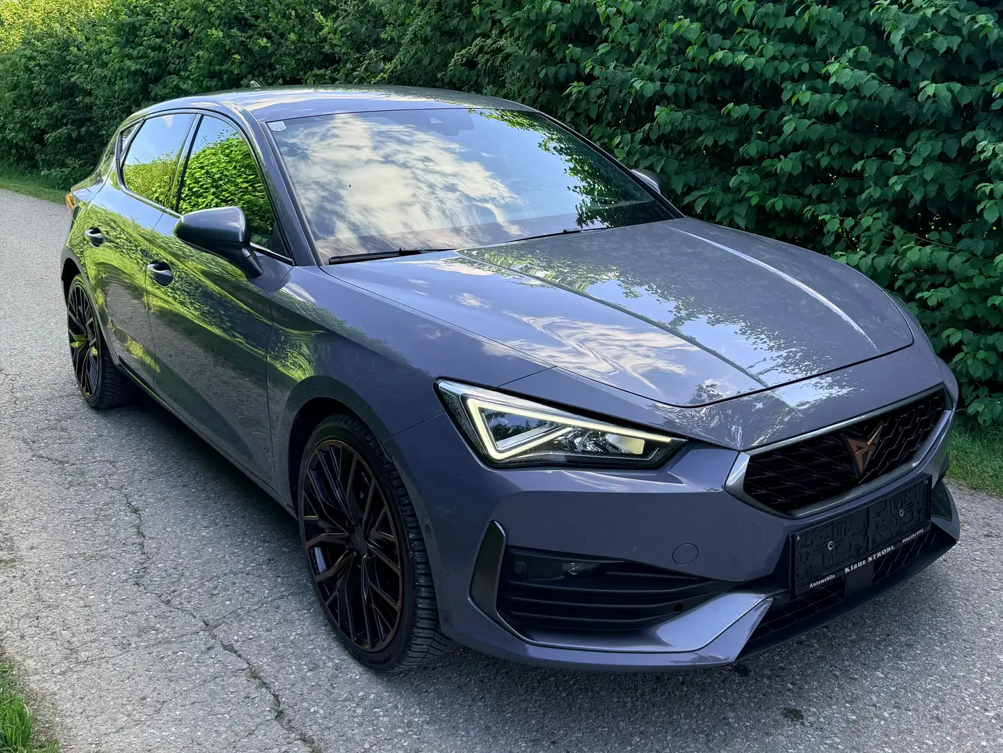 CUPRA Leon Basis e-Hybrid Grau - 2