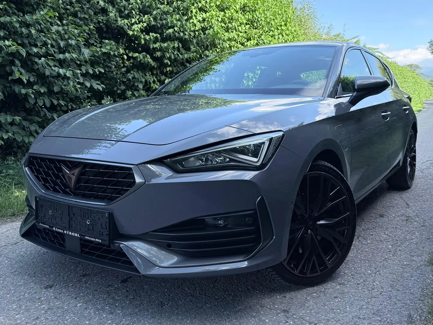 CUPRA Leon Basis e-Hybrid Grau - 1