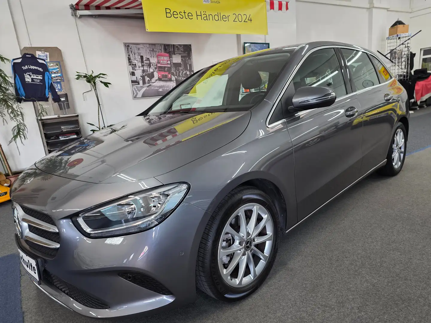 Mercedes-Benz B 180 7G-DCT Progr. Multi Media MBUX,DAB,SpurAssist,Navi Grau - 1