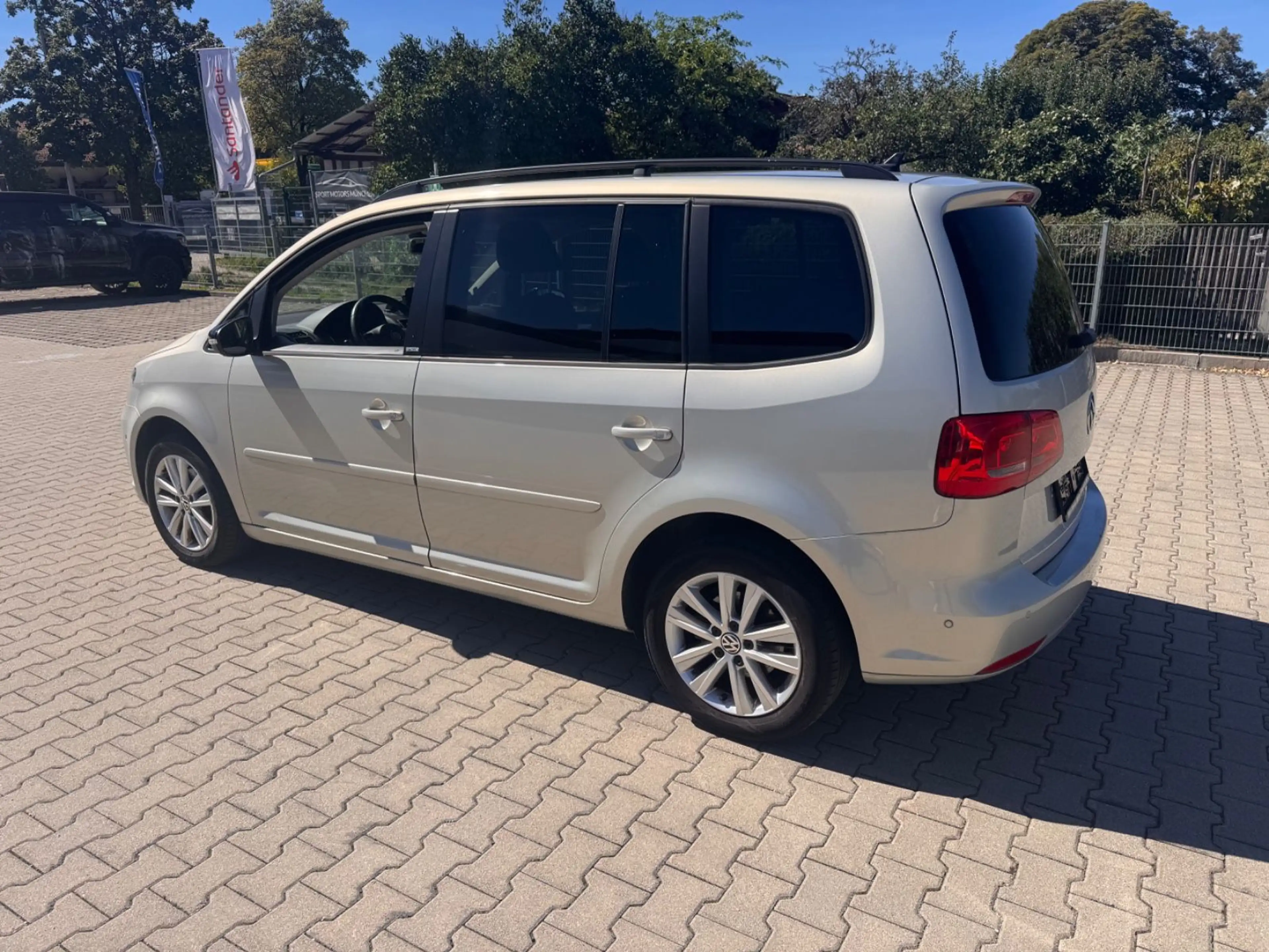 Volkswagen Touran 1,4TSI Style 1.HAND AHK NAVIGATION — photo 3