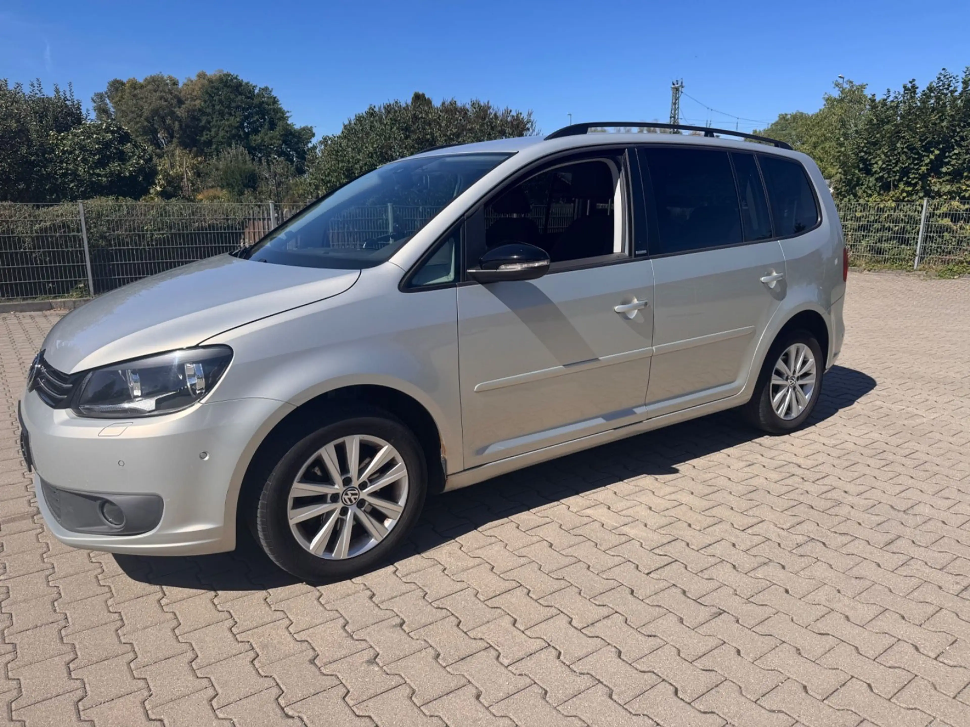 Volkswagen Touran 1,4TSI Style 1.HAND AHK NAVIGATION