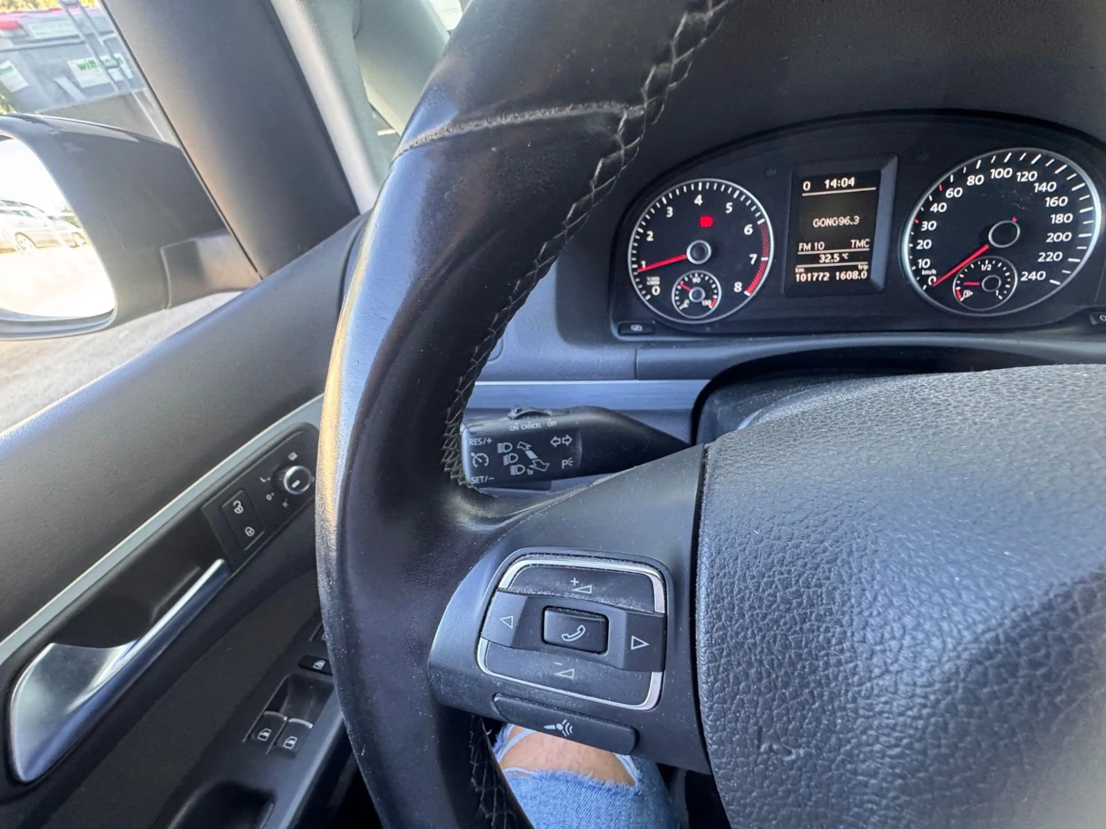 Volkswagen Touran 1,4TSI Style 1.HAND AHK NAVIGATION — photo 13