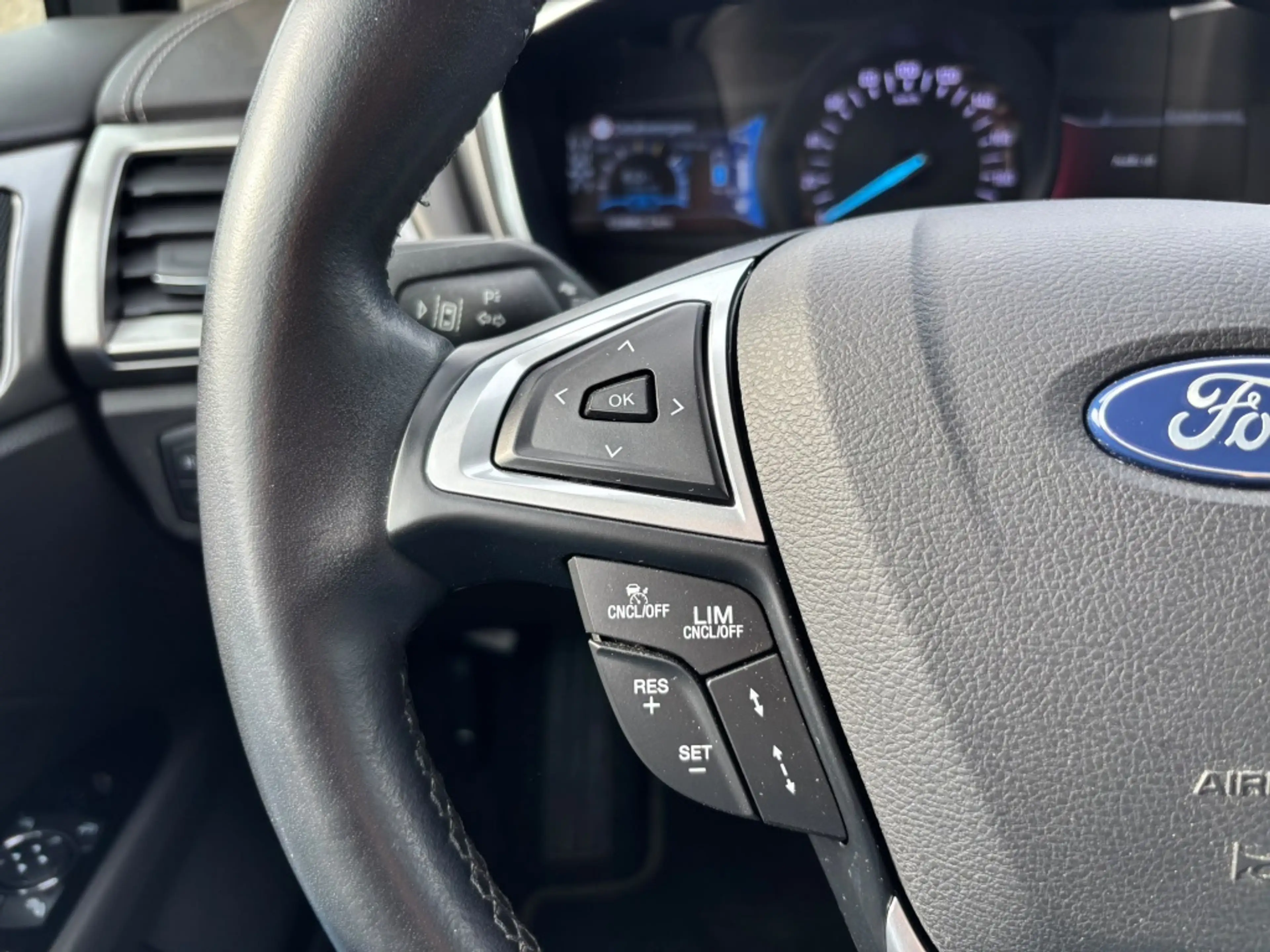 Ford Mondeo Ford-cng-technik Wagon 2.0 IVCT HEV Vignale Adap. — photo 17