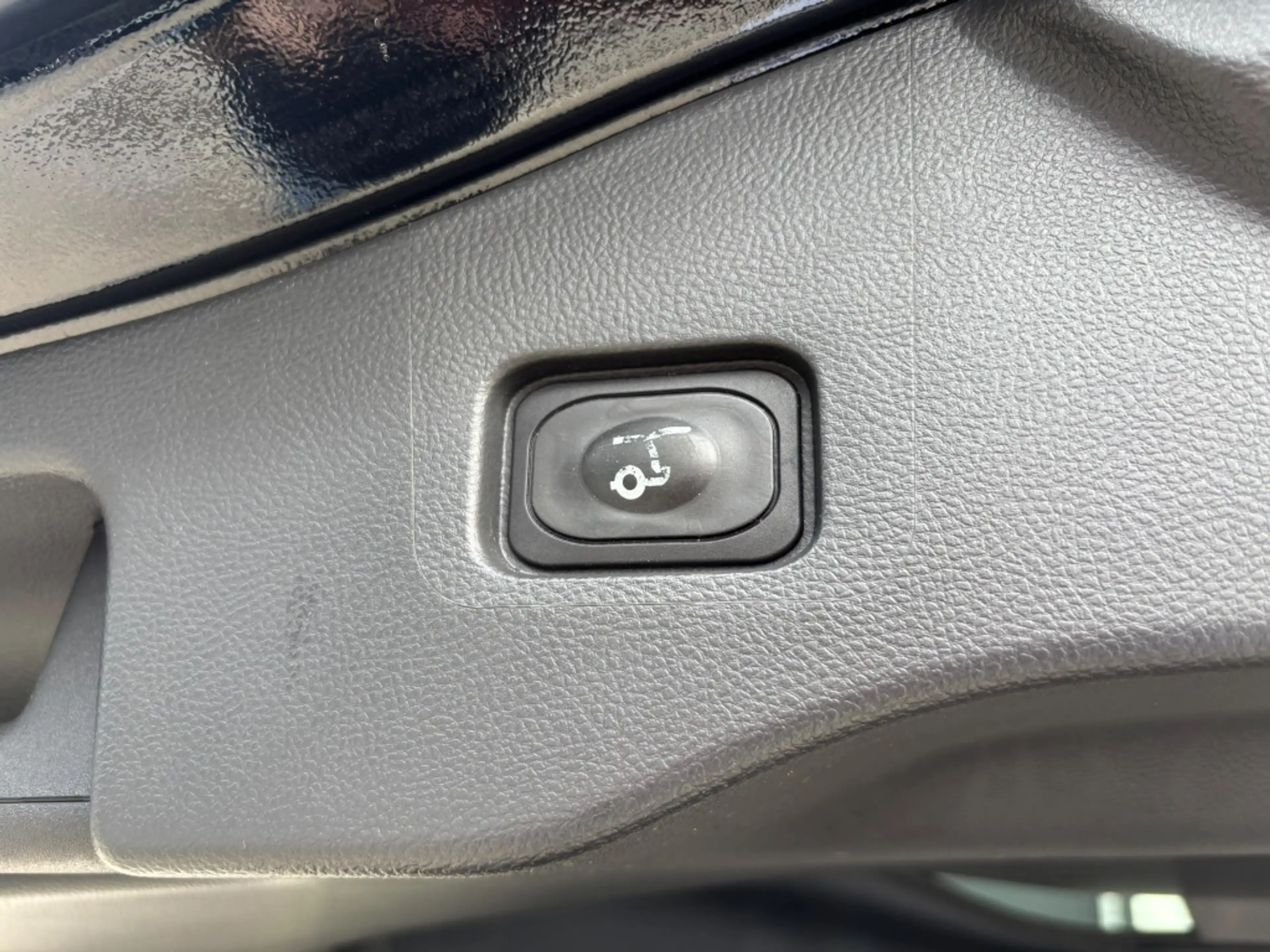 Ford Mondeo Ford-cng-technik Wagon 2.0 IVCT HEV Vignale Adap. — photo 22