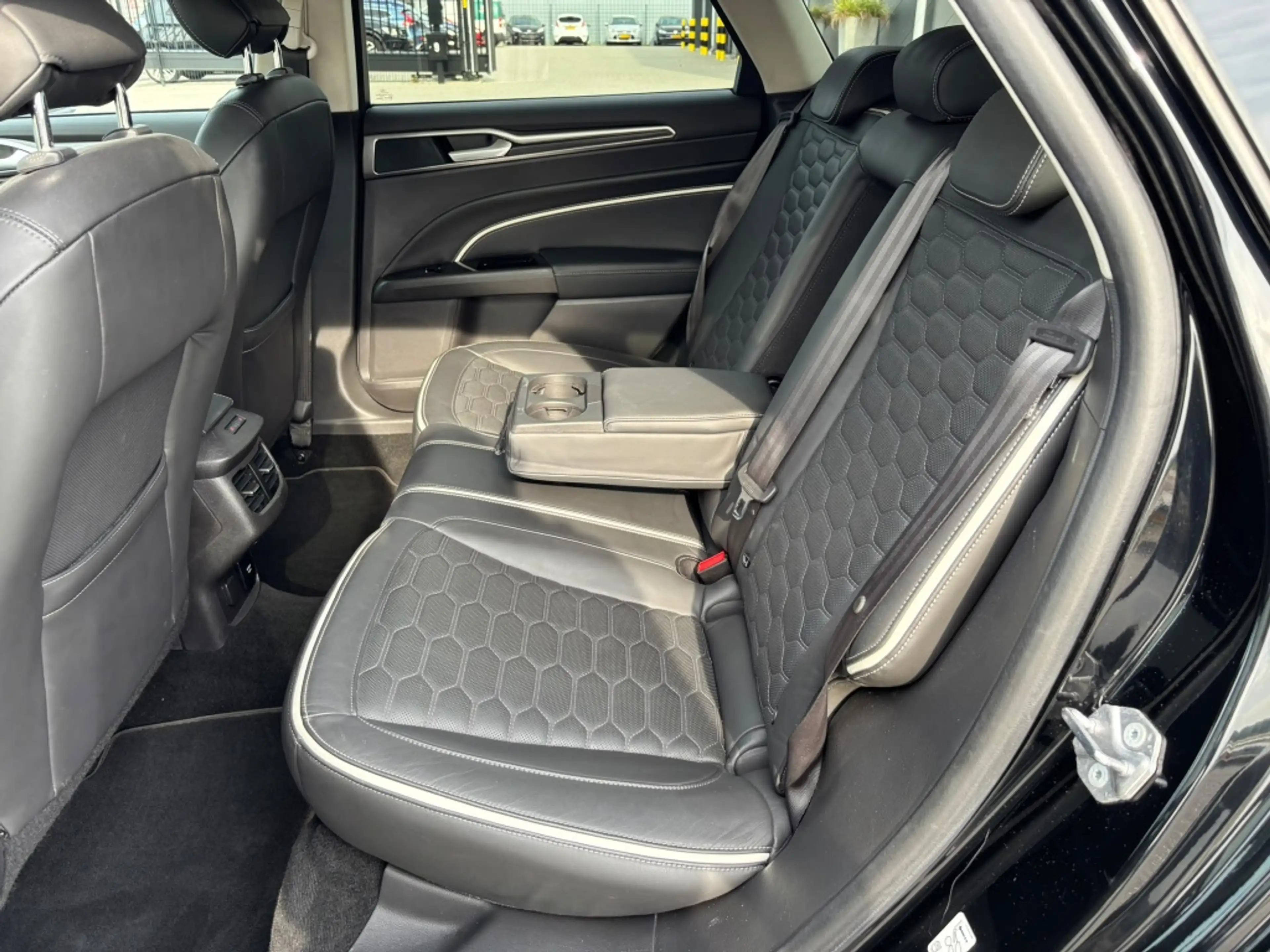Ford Mondeo Ford-cng-technik Wagon 2.0 IVCT HEV Vignale Adap. — photo 14