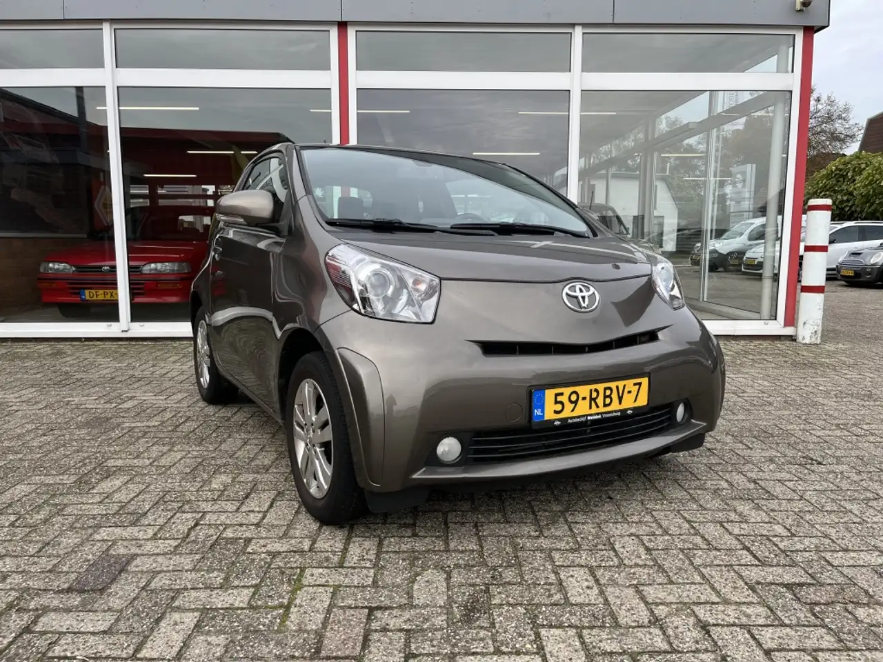 Toyota iQ