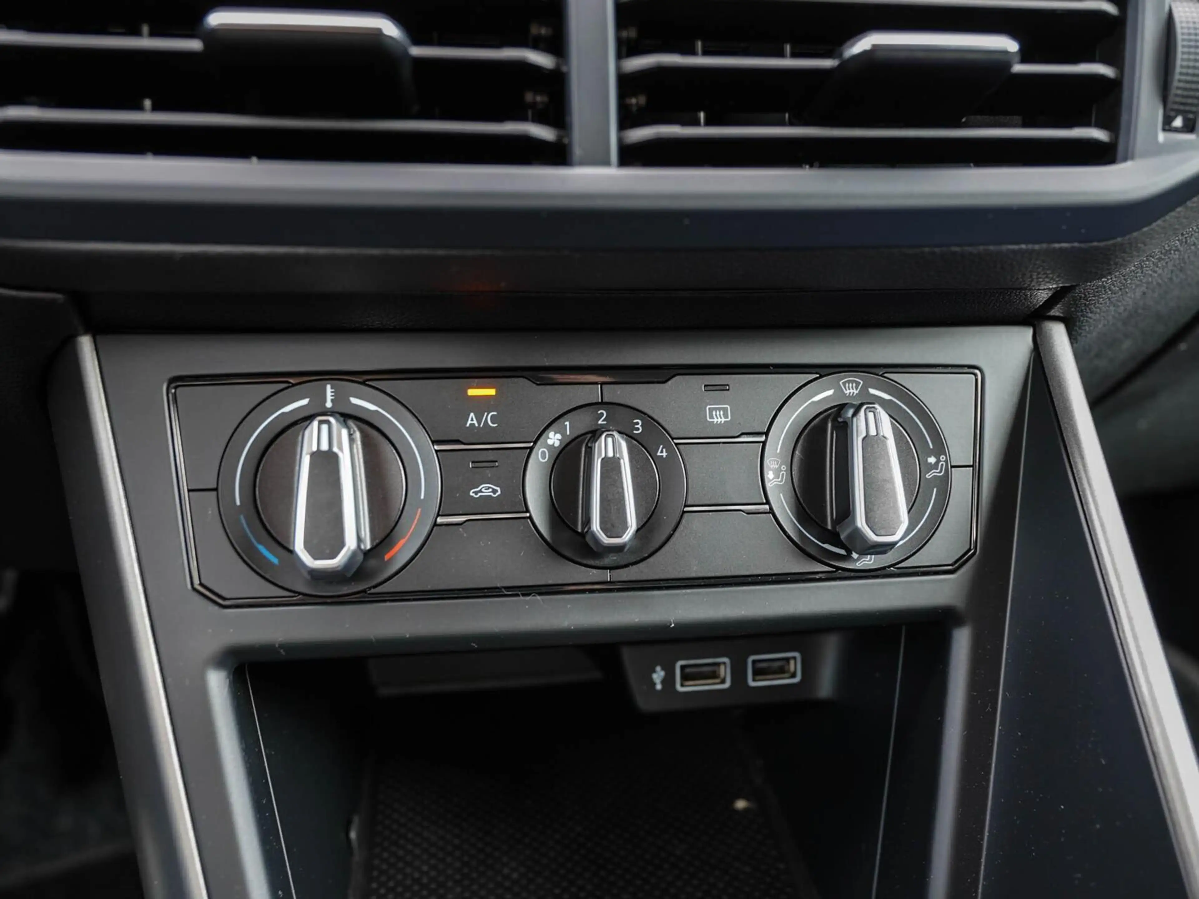 Volkswagen Polo 1.0 TSI 95pk Comfortline Business | Navigatie | 2x — photo 8