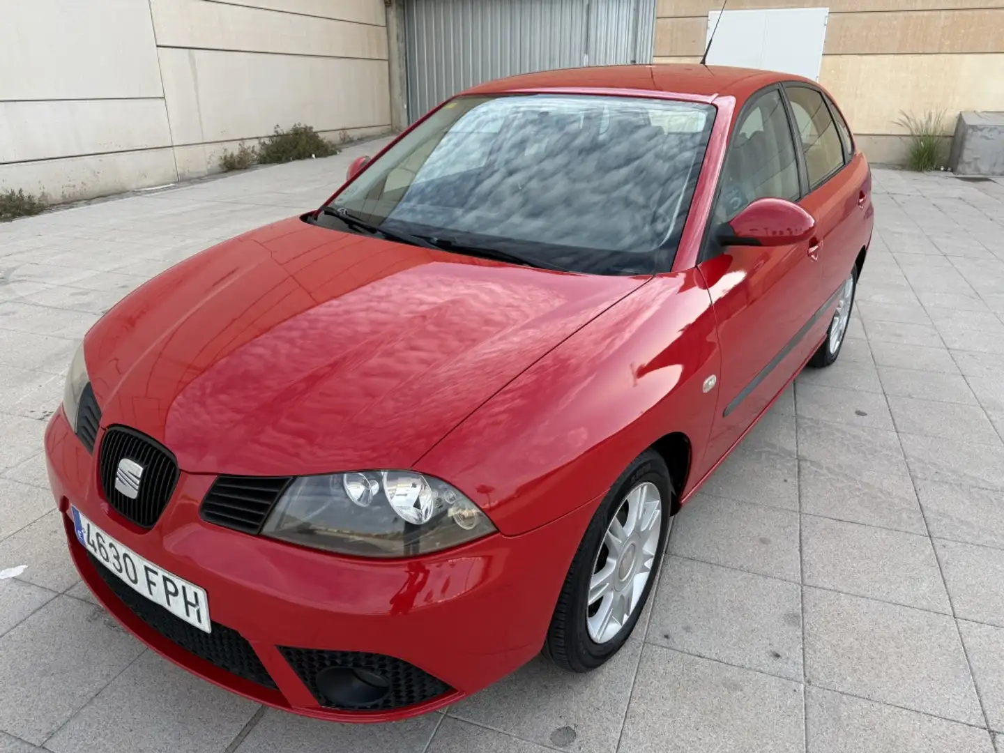 SEAT Ibiza 1.4 Reference 85 Rojo - 1