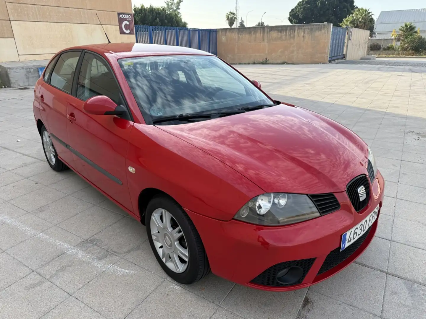 SEAT Ibiza 1.4 Reference 85 Rojo - 2