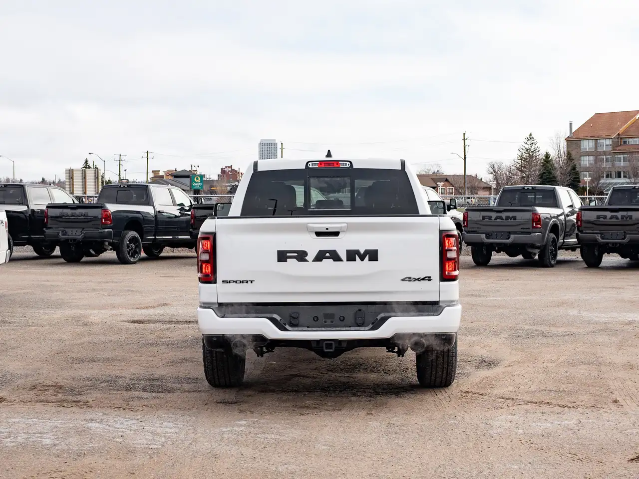 RAM 1500 снимка RAM 1500