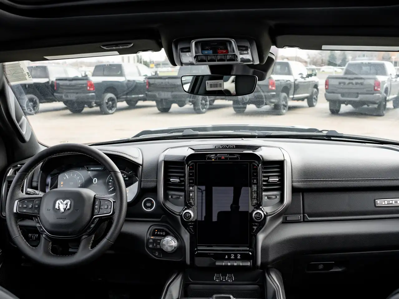RAM 1500 снимка RAM 1500